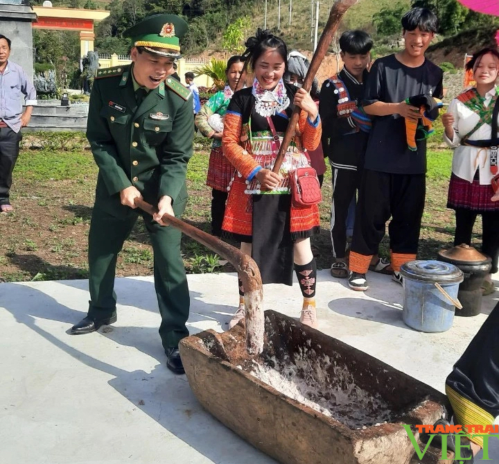 "Xuân Biên phòng ấm lòng dân bản” ở vùng cao biên giới Sơn La- Ảnh 3.