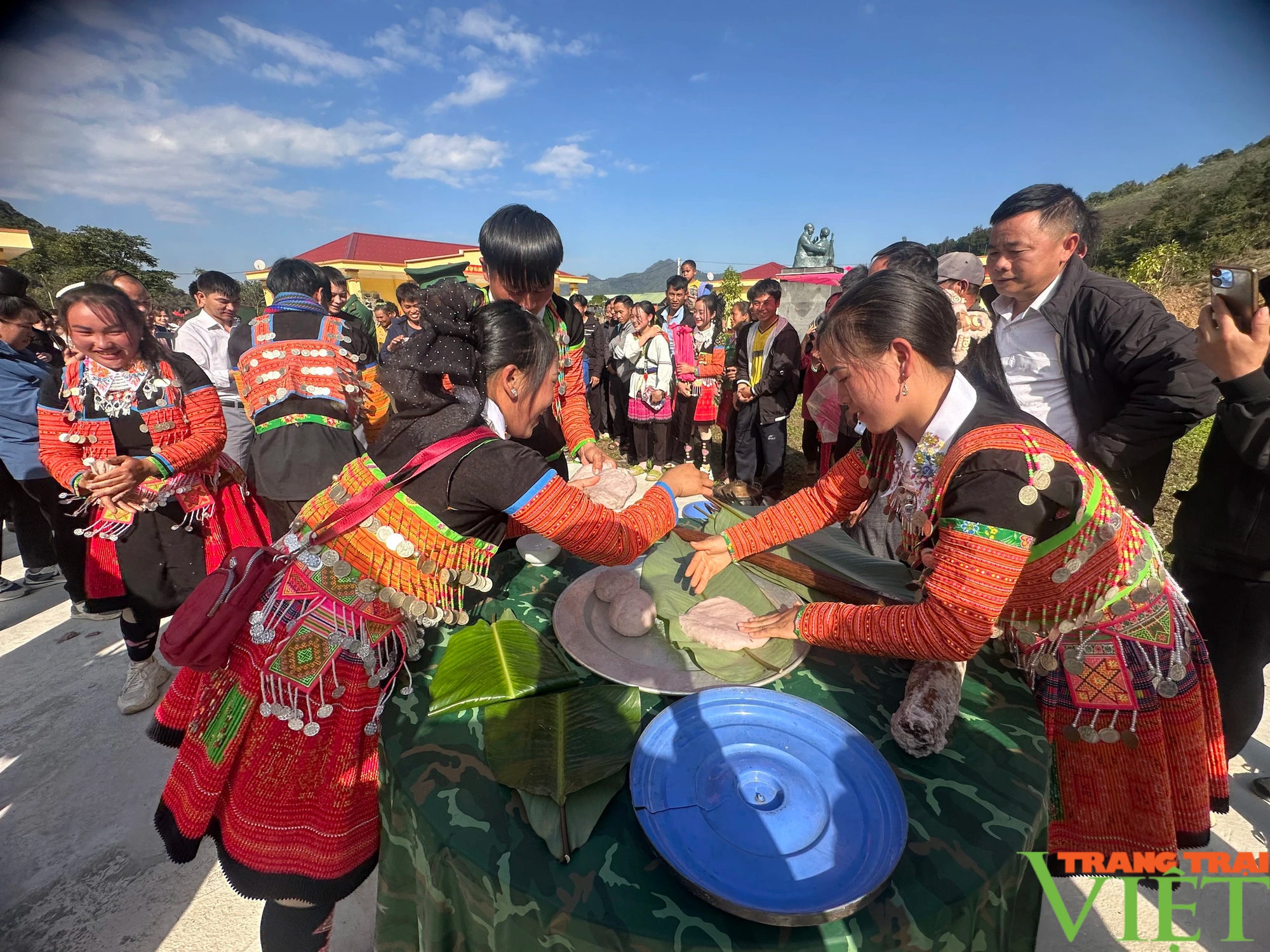 "Xuân Biên phòng ấm lòng dân bản” ở vùng cao biên giới Sơn La- Ảnh 4.