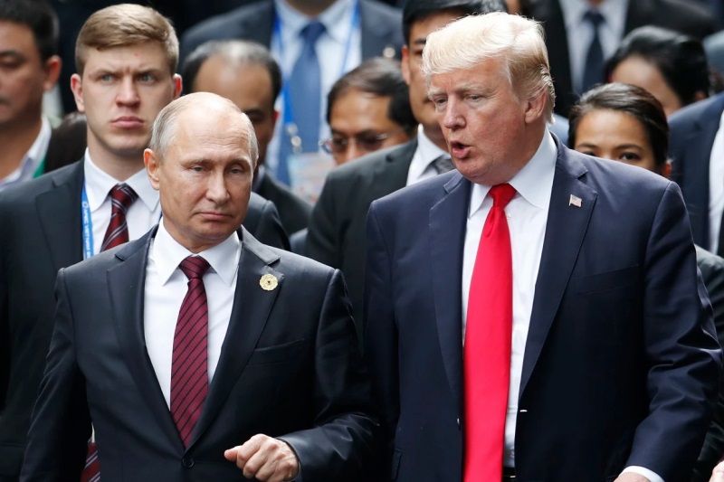 Ông Trump thẳng thừng thừa nhận thân thiết với ông Putin, ca ngợi Thủ tướng Hungary Orban - Ảnh 1.