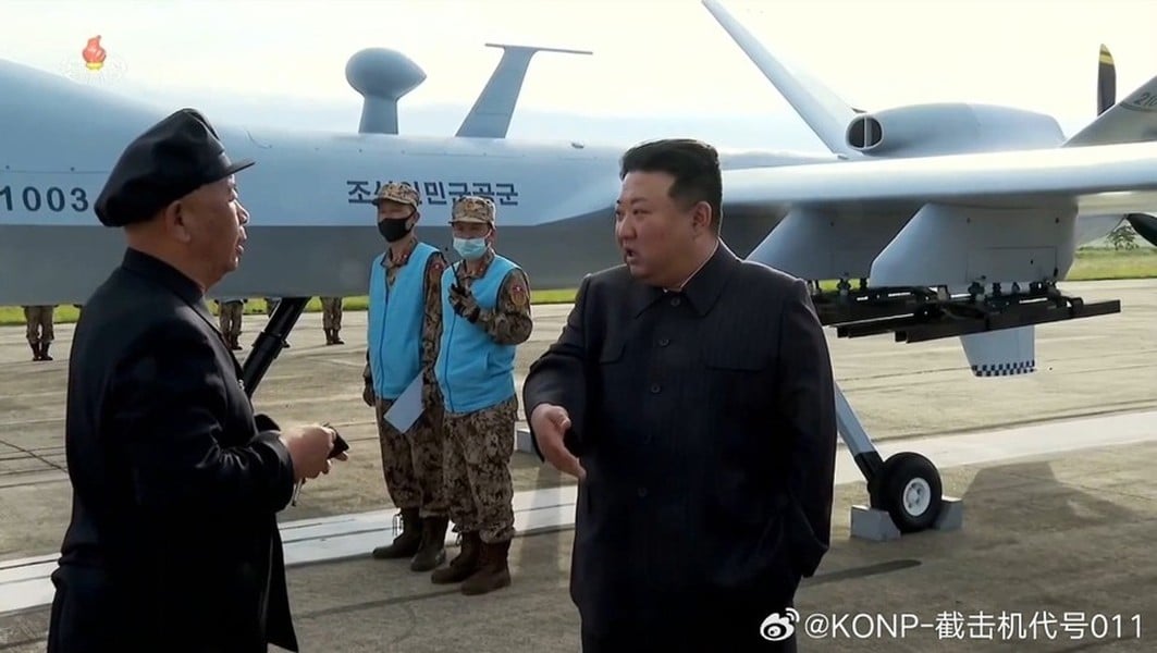 UAV "bản sao Global Hawk" của Triều Tiên được tạo ra từ linh kiện MiG-21- Ảnh 3.