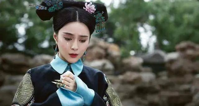 Phi tần quá 50 tuổi phải đi đâu về đâu? - Ảnh 1.