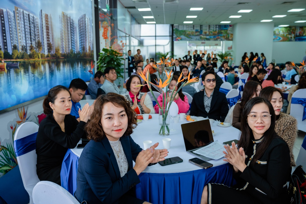 Niềm vui nhân đôi ngày đầu năm của các chủ nhân căn hộ Le Grand Jardin- Ảnh 1.