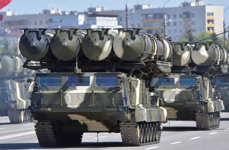 Người Nga lo lắng khi thấy hệ thống phòng không được dựng lên xung quanh quê hương của TT Putin- Ảnh 1.