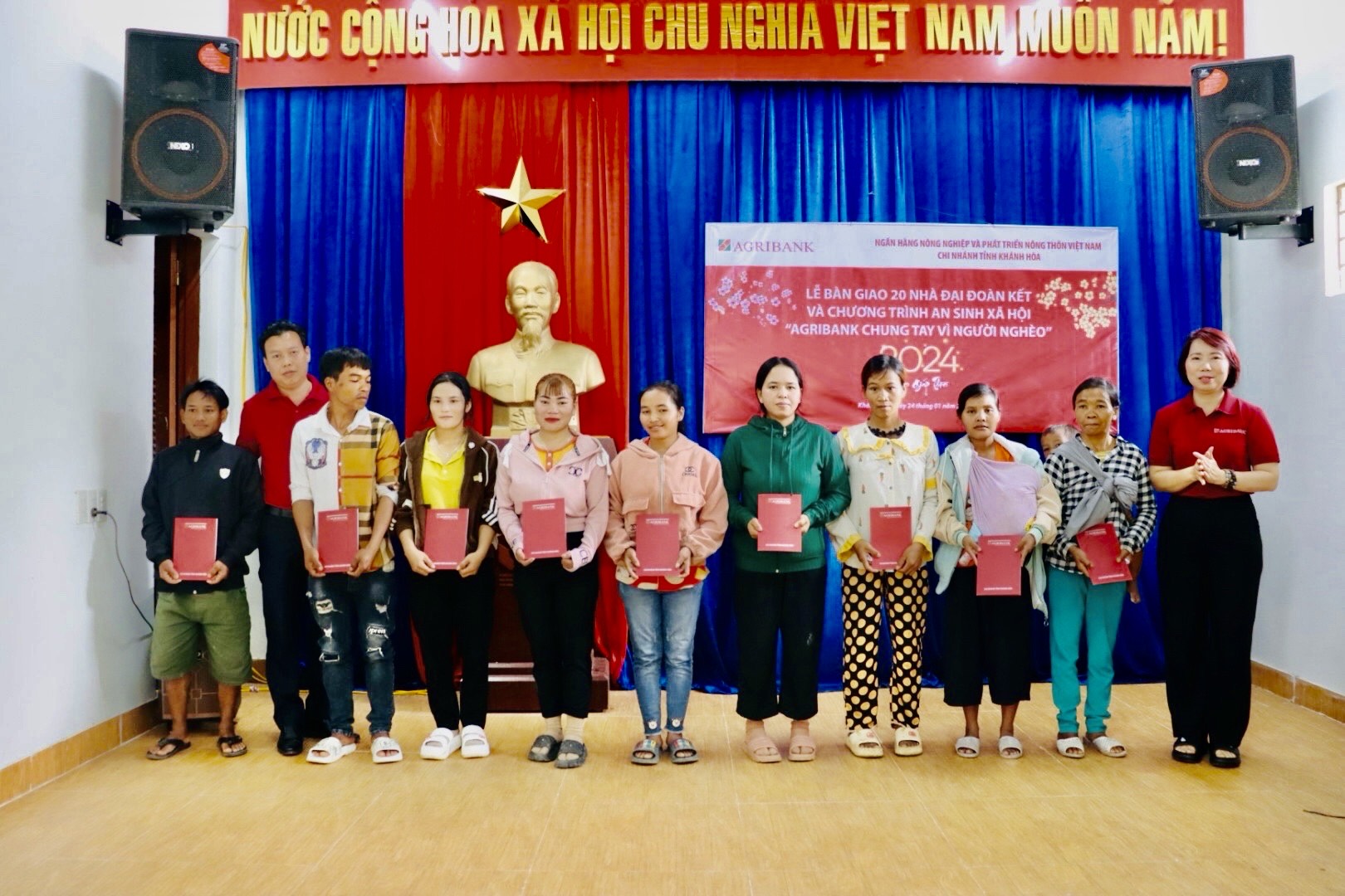 Khánh Hòa: Bàn giao 20 nhà đại đoàn kết với tổng kinh phí 1,2 tỷ đồng- Ảnh 2. Khánh Hòa: Bàn giao 20 nhà đại đoàn kết với tổng kinh phí 1,2 tỷ đồng- Ảnh 2.