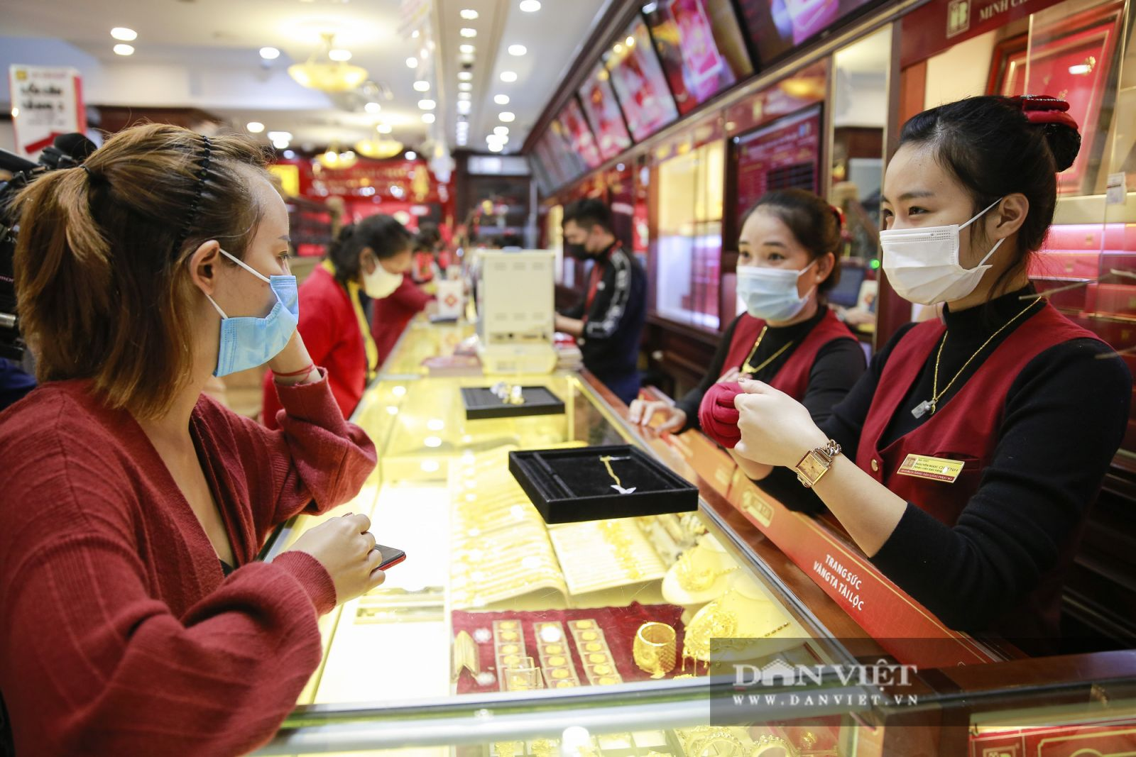 Thị trường vàng: Chuyên gia nói thẳng về e ngại của nhà quản lý, đề xuất Nhà nước chỉ điều tiết chính sách - Ảnh 2. Thị trường vàng: Chuyên gia nói thẳng về e ngại của nhà quản lý, đề xuất Nhà nước chỉ điều tiết chính sách - Ảnh 2.