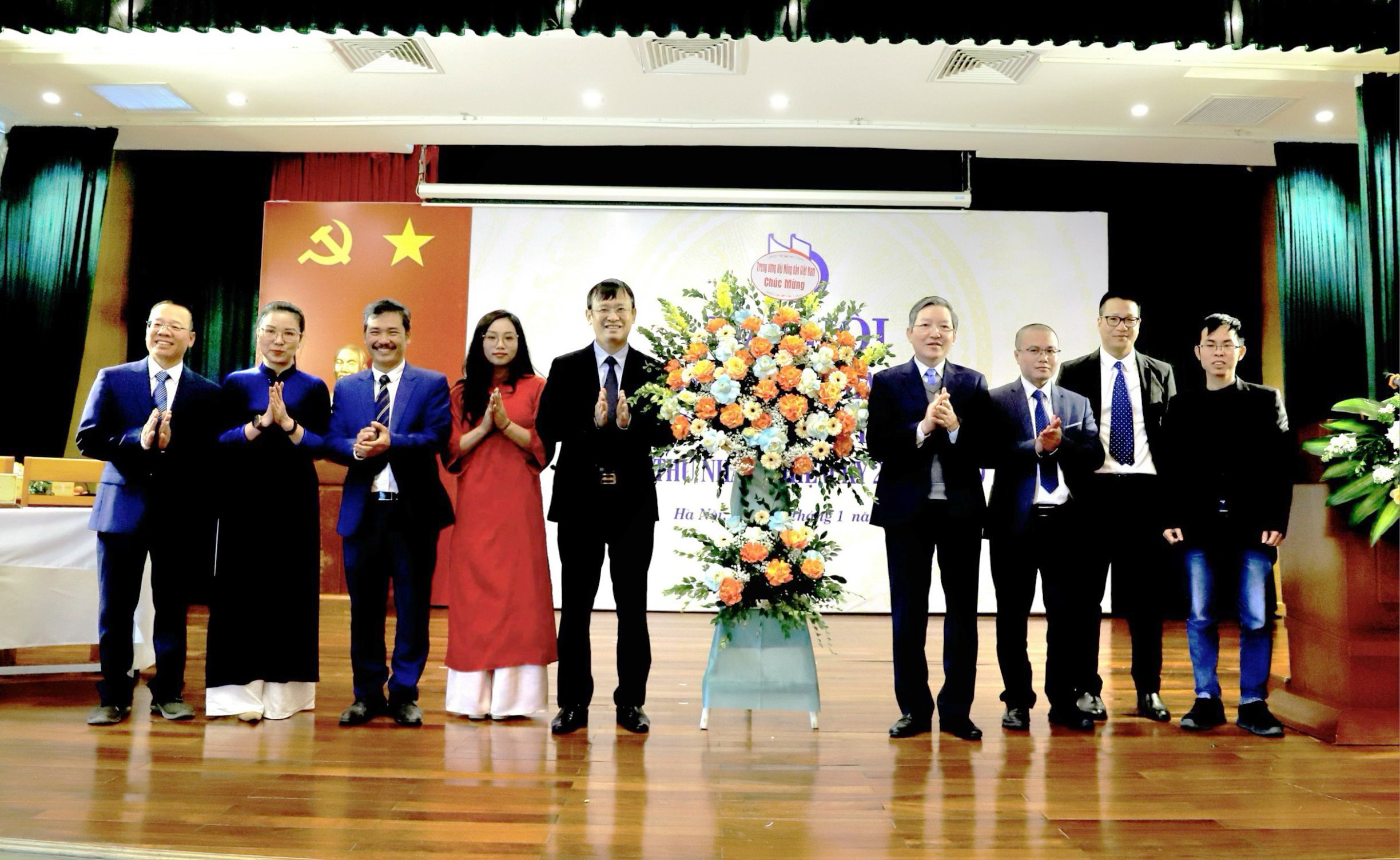 Chủ tịch Trung ương Hội Nông dân Việt Nam kỳ vọng việc thành lập Liên Chi hội Nhà báo là một "phép nhân"- Ảnh 2.