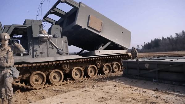 Ukraine bí mật sở hữu tới 25 tổ hợp "hỏa thần" M270 cực mạnh- Ảnh 21.