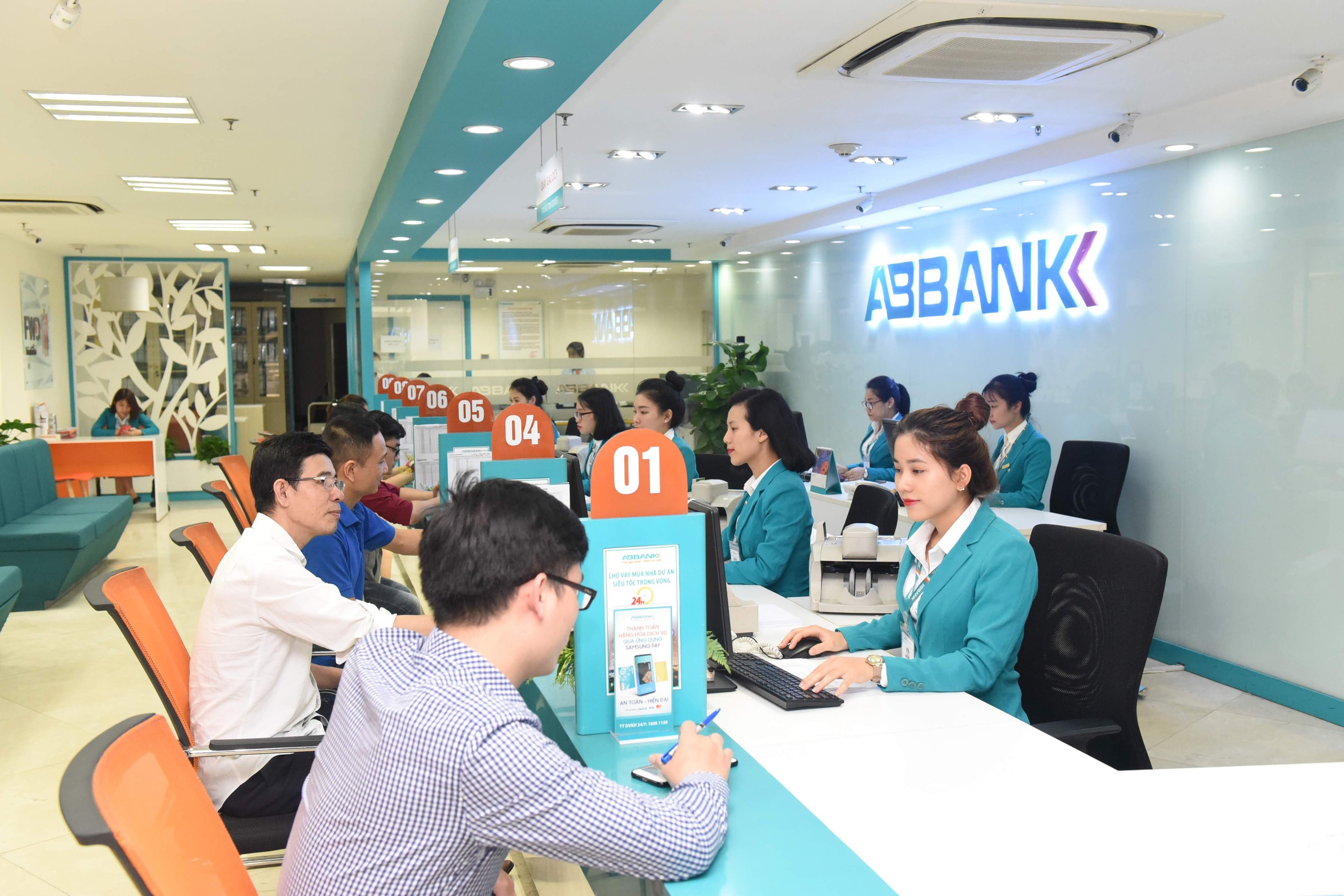 Năm 2023: ABBANK tăng trưởng quy mô, đầu tư mạnh công tác xây dựng, củng cố nền tảng, tạo tiền đề cho sự chuyển đổi- Ảnh 2.