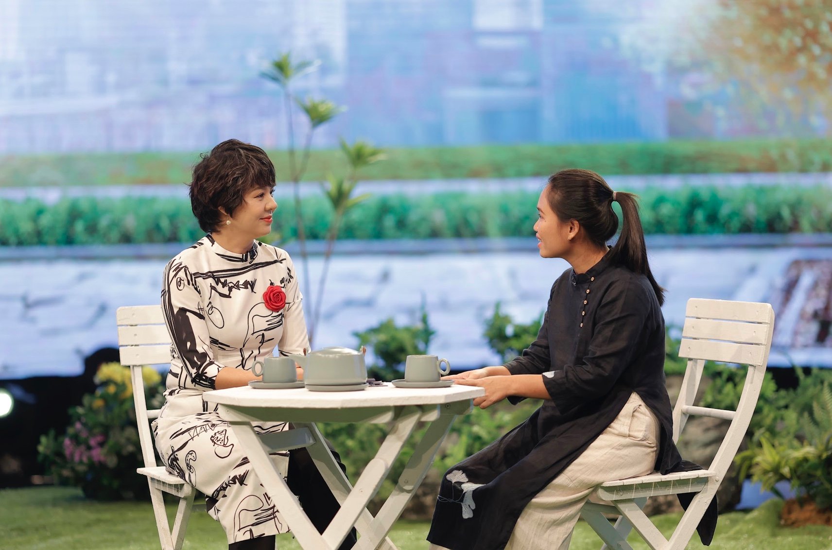 MC Diễm Quỳnh: "Sau nghịch cảnh, con người có xu hướng bám rễ sâu hơn vào gia đình"- Ảnh 1.