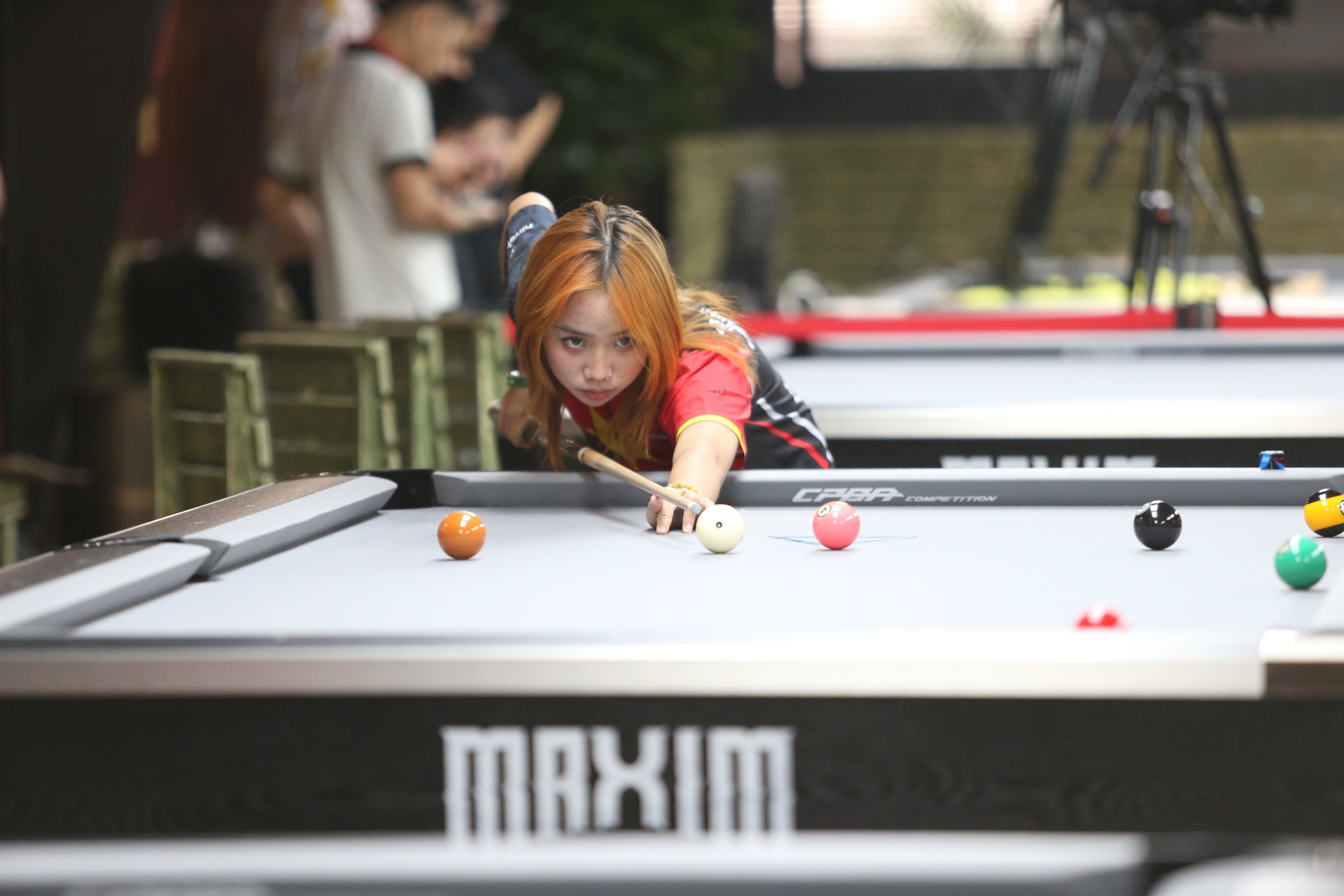 Dàn hotgirl khuấy động giải Billiards độc đáo ở Sài thành - Ảnh 1.