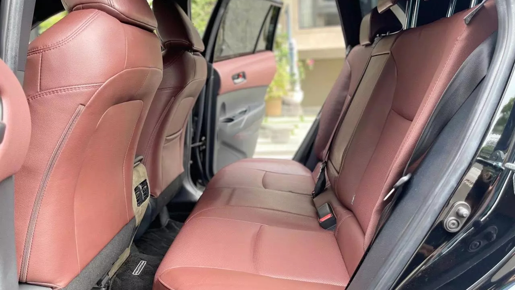 Bán cả tháng không "trôi", Toyota Corolla Cross bản thấp xuống giá khó tin- Ảnh 6.