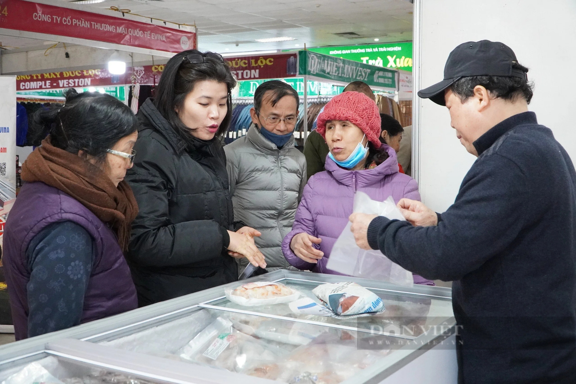 Mai vàng Bình Định, lan hồ điệp Đà Lạt "bung lụa" phục vụ người dân Thủ đô chơi hoa, cây cảnh Tết Giáp Thìn 2024- Ảnh 5.