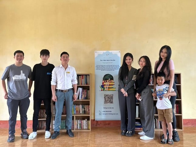 Nữ sinh tặng hoa cho Thủ tướng Hà Lan là đại diện của Hà Nội tại cuộc thi Hoa hậu Quốc gia Việt Nam- Ảnh 5.