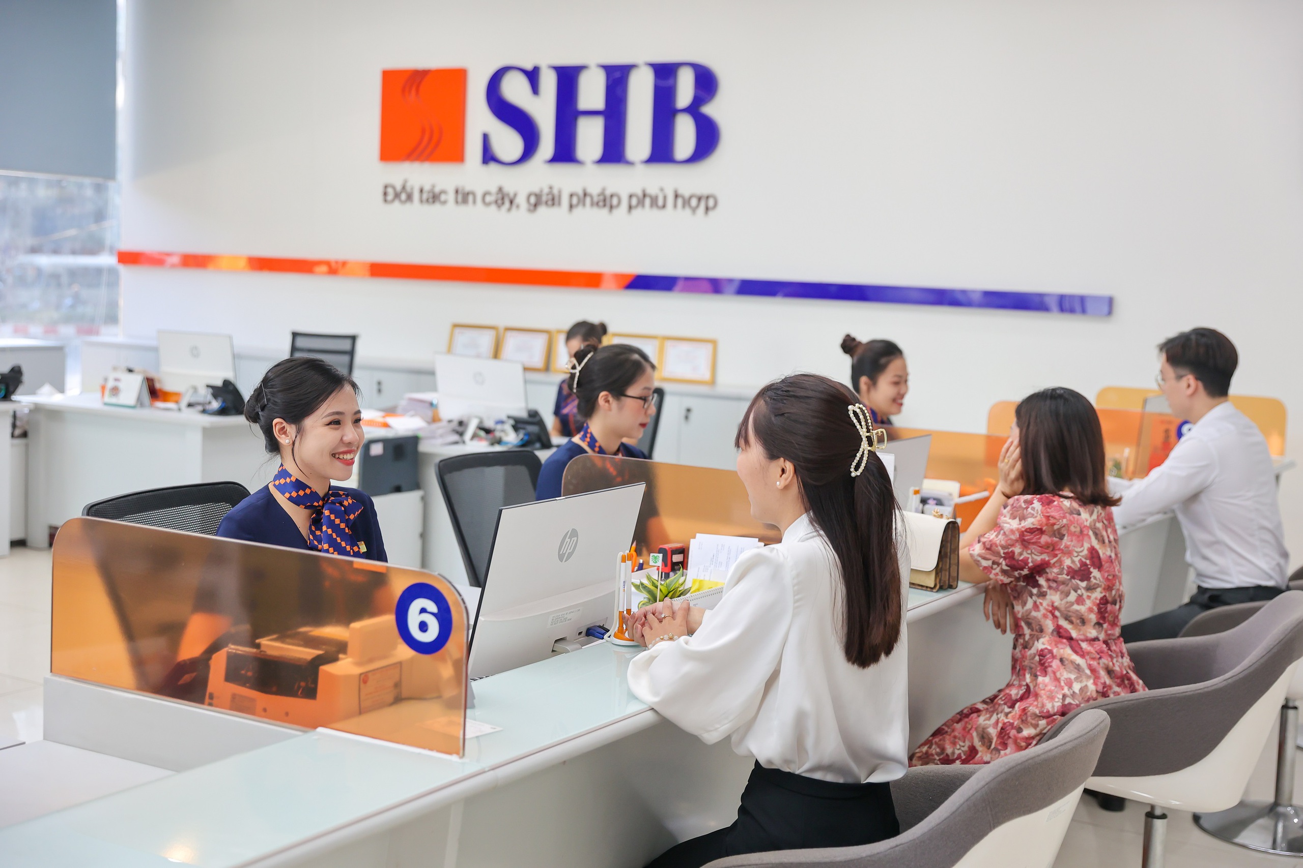 SHB tiếp tục tăng trưởng bền vững, chuyển đổi mạnh mẽ và toàn diện trong năm 2023- Ảnh 1.