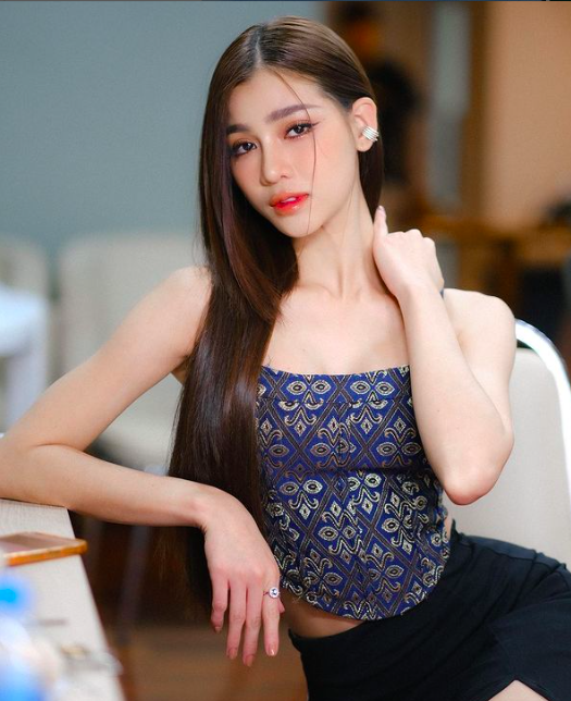 Nhan sắc xinh đẹp của Hoa hậu người Thái Lan vừa bị tước vương miện vì mang bầu- Ảnh 4.