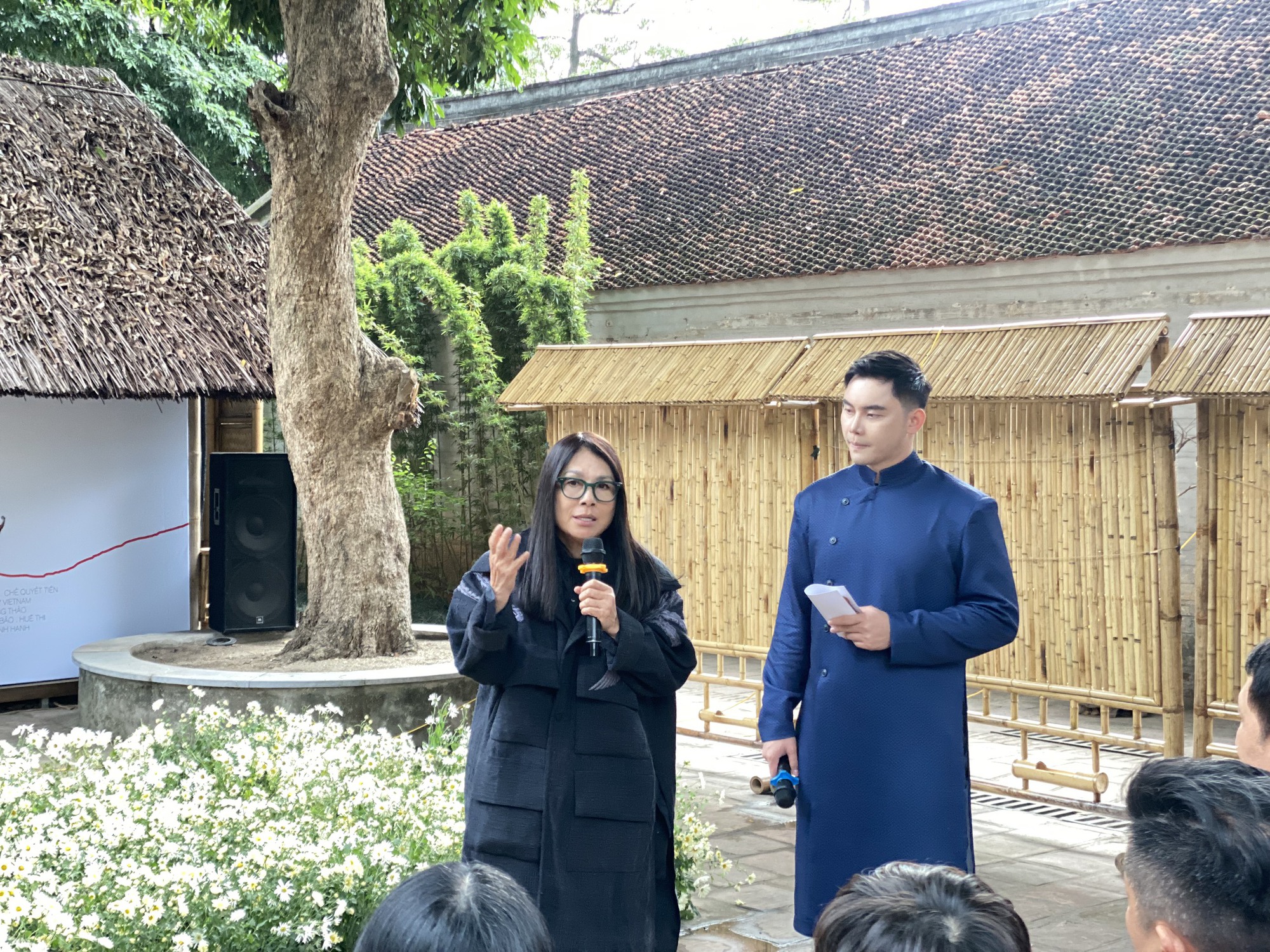 18 NTK Việt sẽ mang gánh hàng rong, vải thiều, tranh Kim Hoàng, mỳ Quảng lên sân khấu- Ảnh 4.