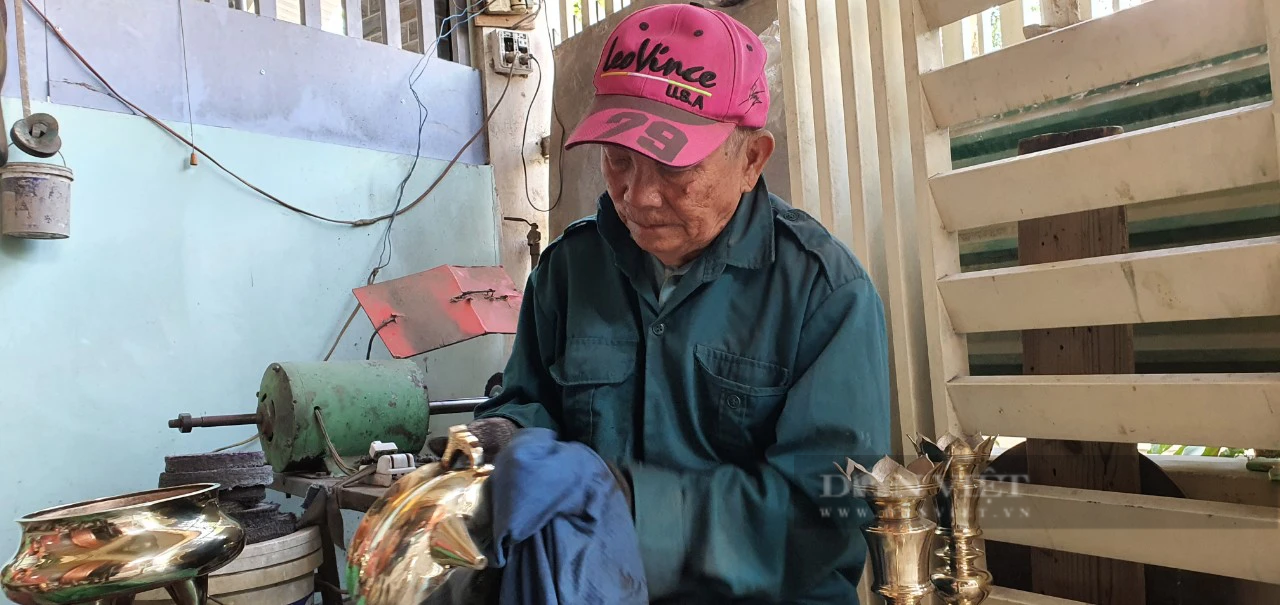 Ở một nơi của Khánh Hòa cứ vào dịp gần tết, cả làng thổi lửa làm ra thứ đồ sáng loáng- Ảnh 4.