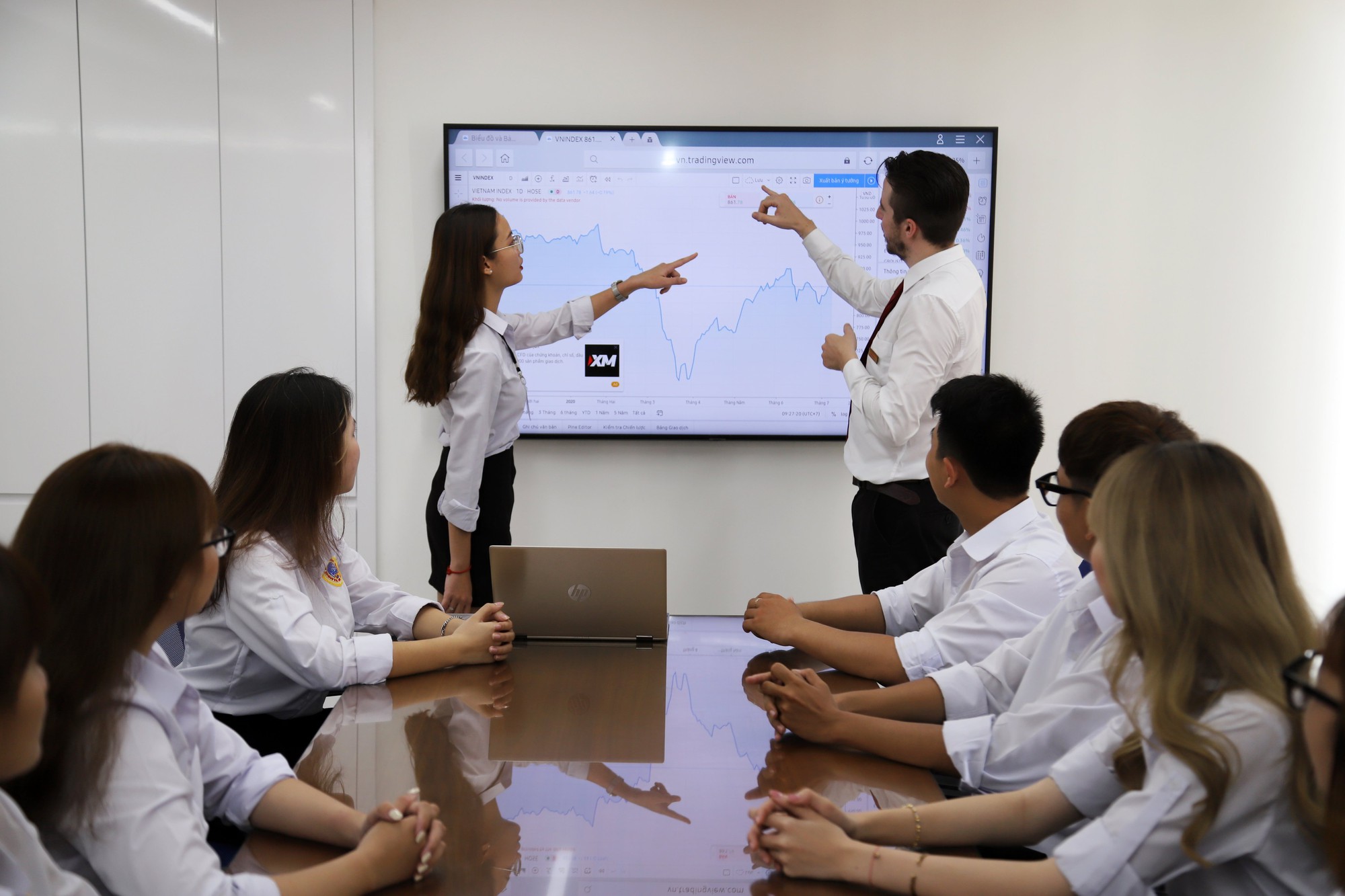 Tuyển sinh đại học năm 2024: Nhiều trường điều chỉnh phương thức xét tuyển, mở ngành học "hot"- Ảnh 1.