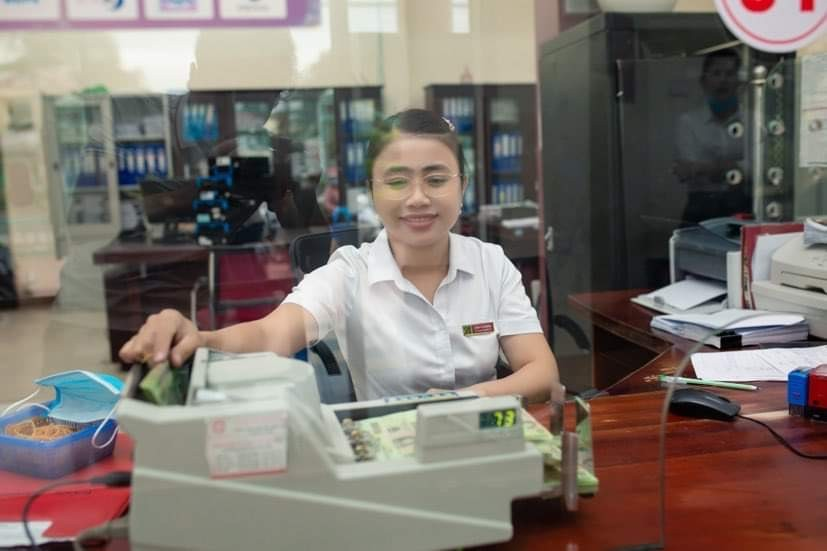 Quảng Trị: Nhân viên Agribank Cam Lộ nhanh trí giúp khách hàng tránh được “bẫy” chuyển tiền qua mạng- Ảnh 1. Quảng Trị: Nhân viên Agribank Cam Lộ nhanh trí giúp khách hàng tránh được “bẫy” chuyển tiền qua mạng- Ảnh 1.