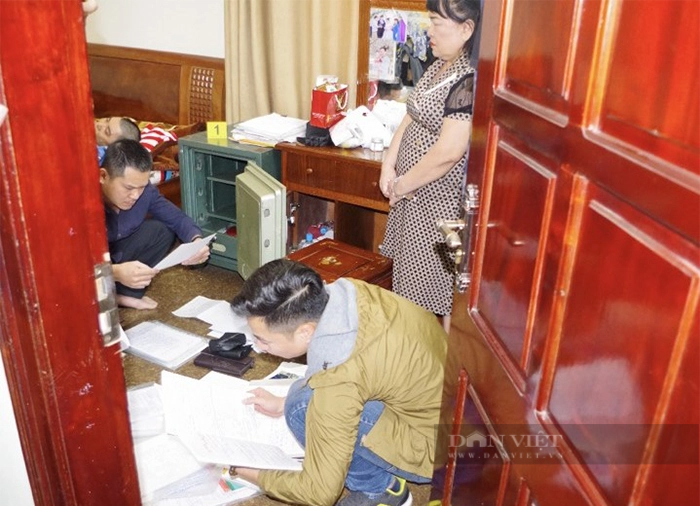 Bắt 3 đối tượng làm giả sổ đỏ lừa đảo, chiếm đoạt hơn 20 tỷ đồng- Ảnh 1.