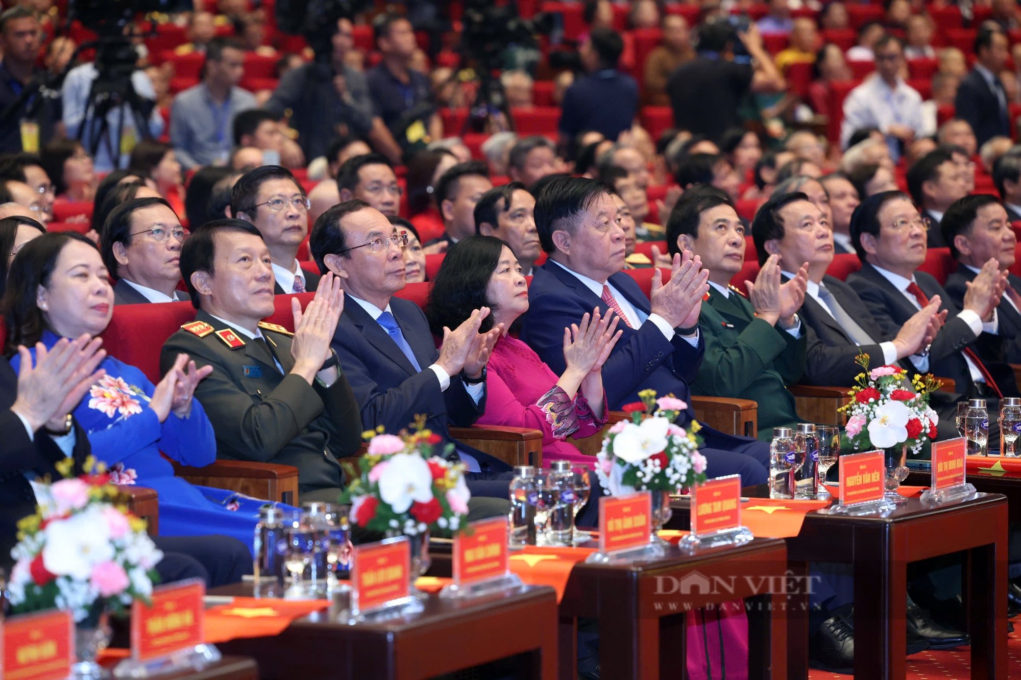 Lãnh đạo Đảng, Nhà nước dự lễ kỷ niệm 70 năm ngày Giải phóng Thủ đô- Ảnh 12.