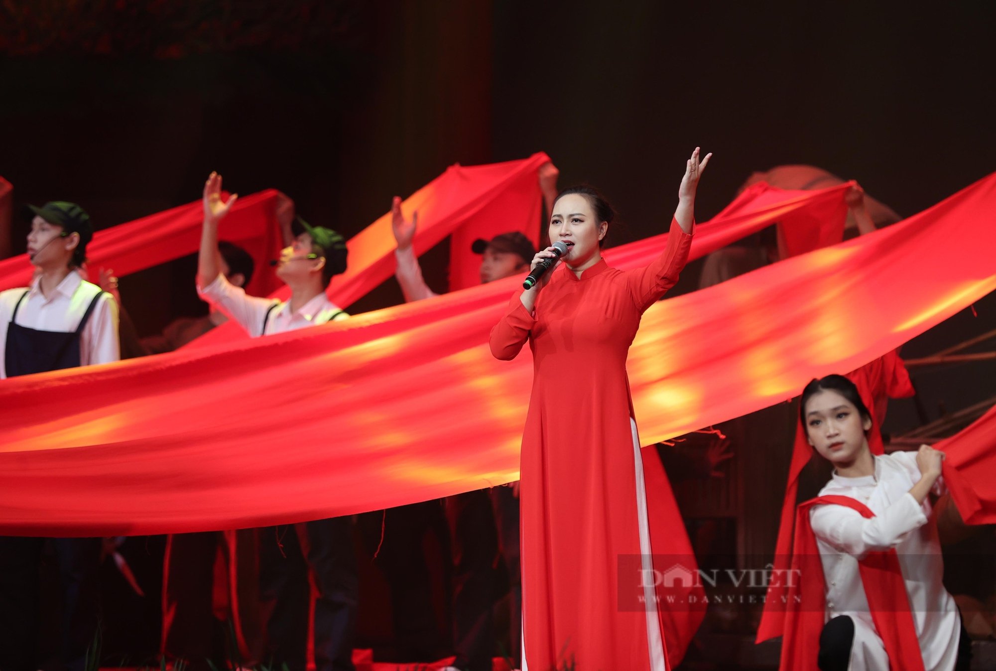 Lãnh đạo Đảng, Nhà nước dự lễ kỷ niệm 70 năm ngày Giải phóng Thủ đô- Ảnh 28.