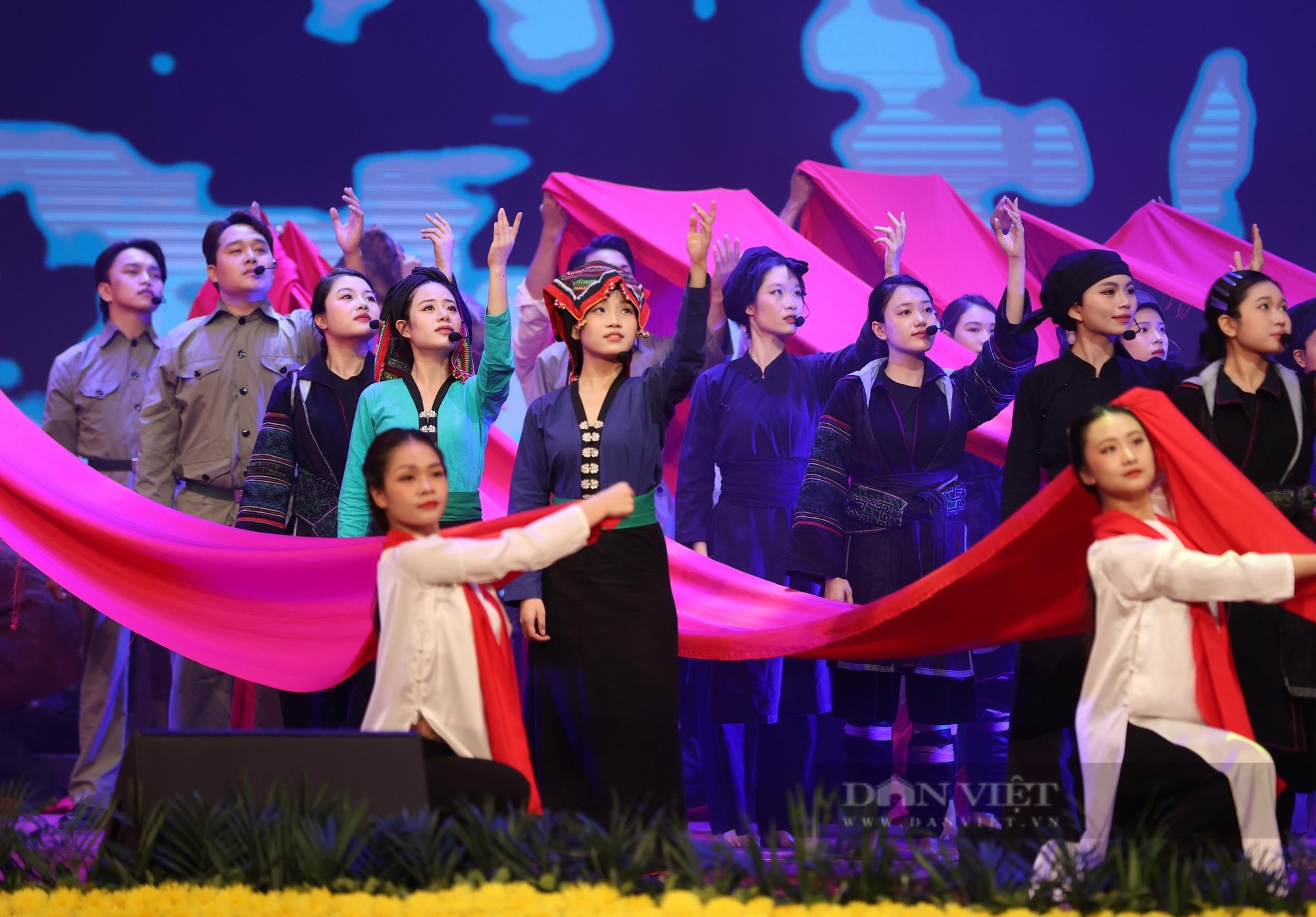 Lãnh đạo Đảng, Nhà nước dự lễ kỷ niệm 70 năm ngày Giải phóng Thủ đô- Ảnh 29.