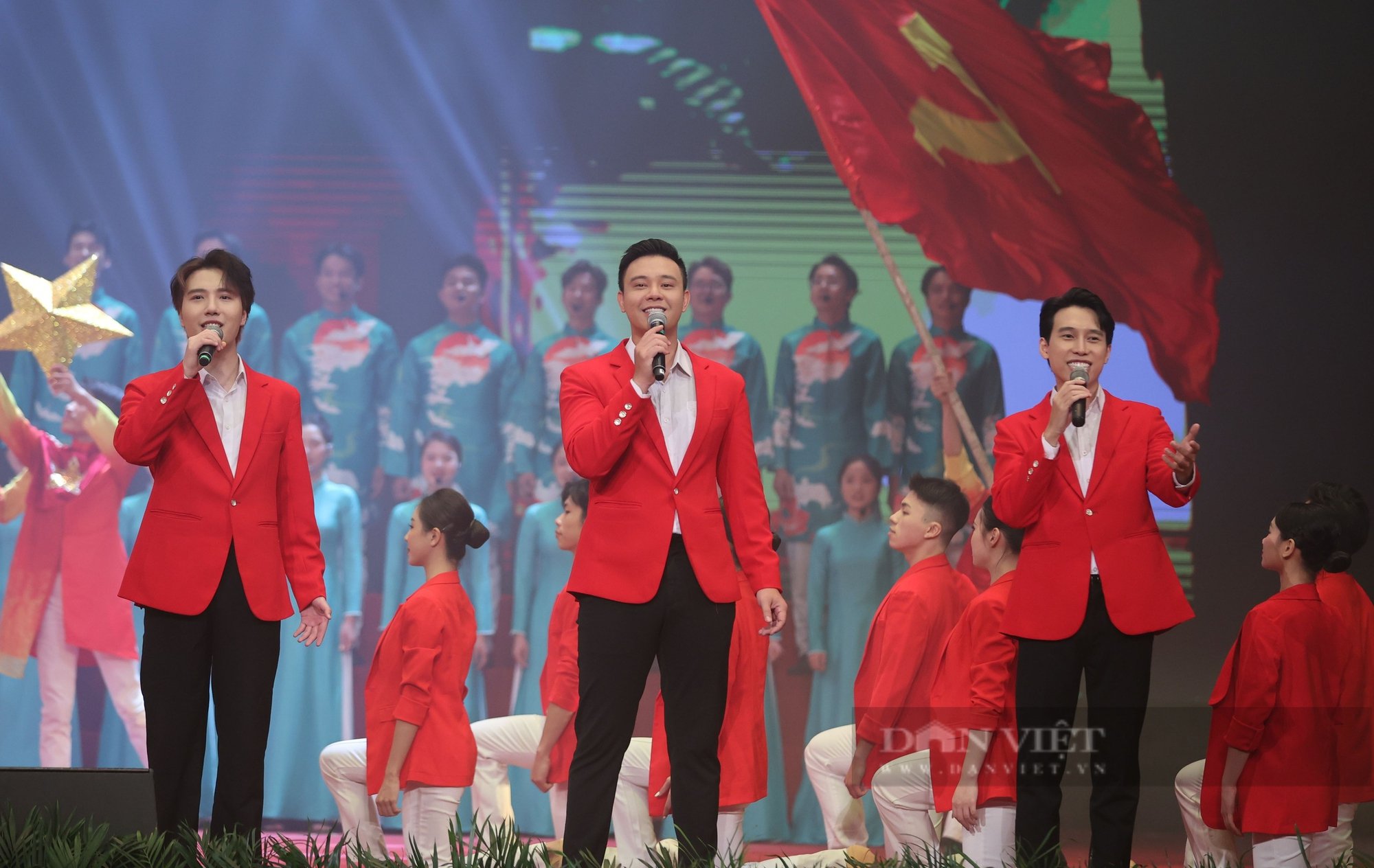 Lãnh đạo Đảng, Nhà nước dự lễ kỷ niệm 70 năm ngày Giải phóng Thủ đô- Ảnh 33.