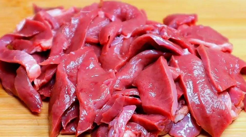 Bộ phận đắt nhất của con heo, an thần, bổ tim, tăng cường thể lực, xào tỏi tây thơm phức - Ảnh 3.