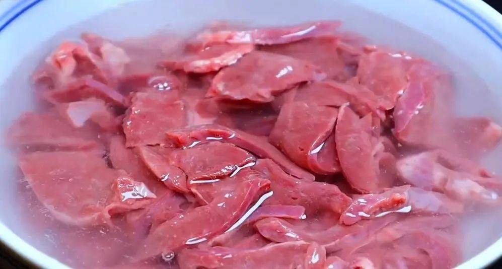 Bộ phận đắt nhất của con heo, an thần, bổ tim, tăng cường thể lực, xào tỏi tây thơm phức - Ảnh 5.