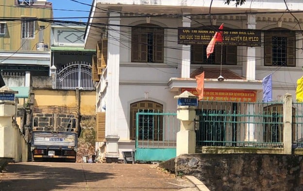 Vụ cán bộ Chi cục Thi hành án dân sự huyện Ea H’Leo bị khởi tố vì nhận hối lộ dưới góc nhìn pháp lý- Ảnh 1.