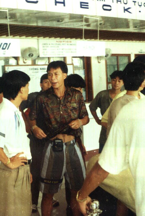 CLB Quân đội “bẻ kèo”, 4 đội bóng “số má” xuống hạng - Ảnh 1.