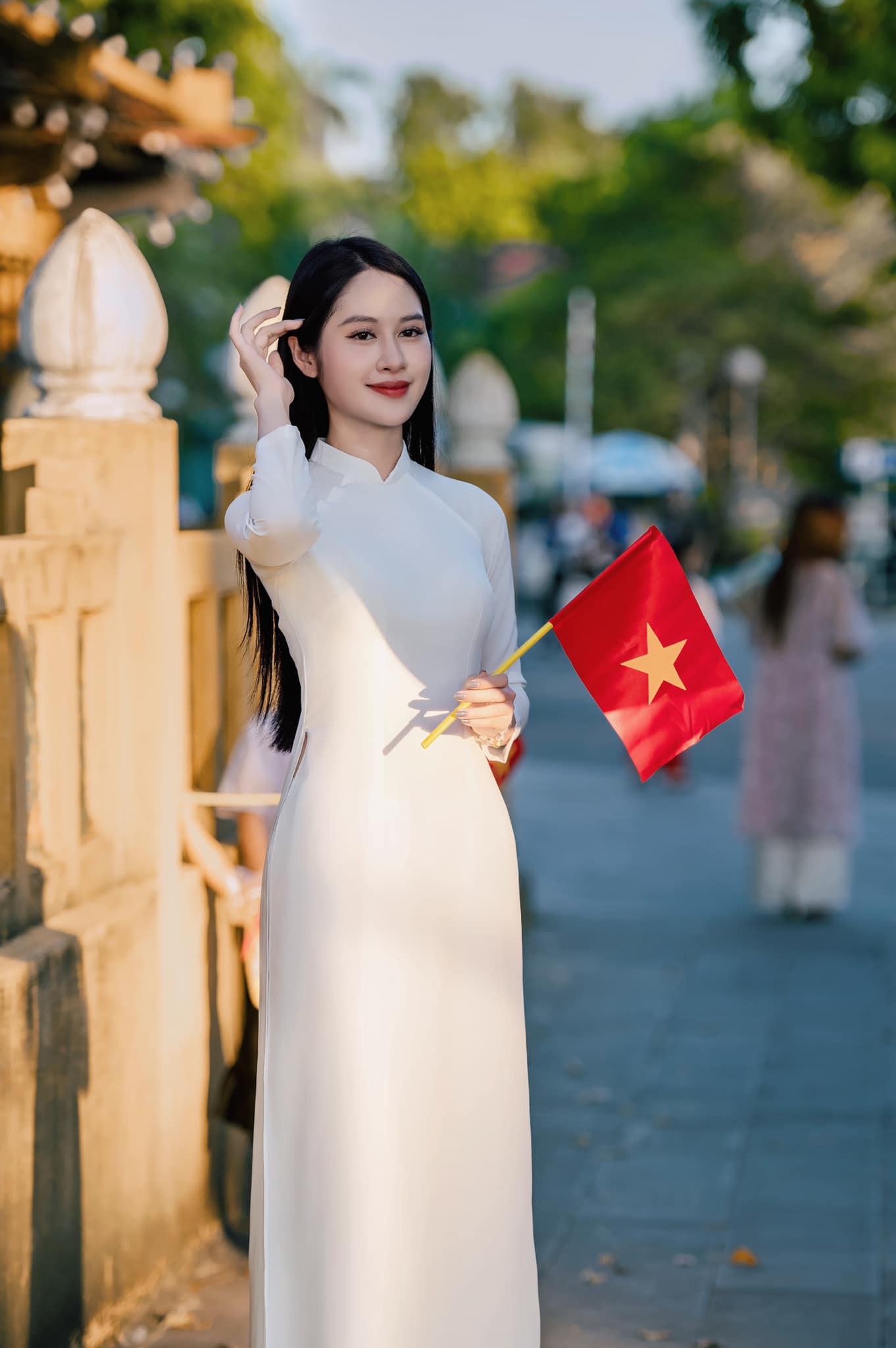 Chân dung nữ sinh Nguyễn Chi Phương phát biểu tại Lễ kỷ niệm 70 năm Ngày Giải phóng Thủ đô - Ảnh 2.