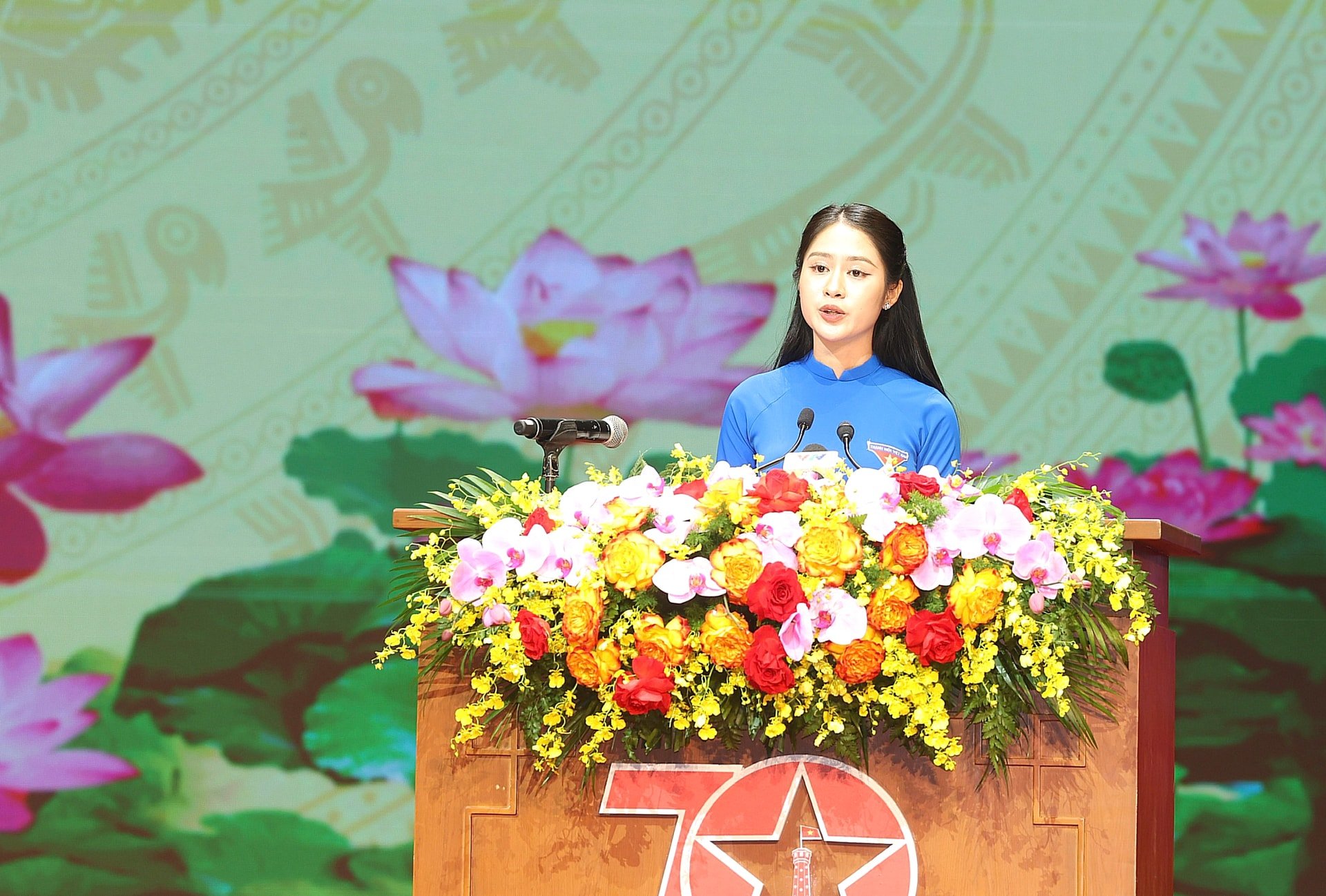 Chân dung nữ sinh Nguyễn Chi Phương phát biểu tại Lễ kỷ niệm 70 năm Ngày Giải phóng Thủ đô - Ảnh 1.