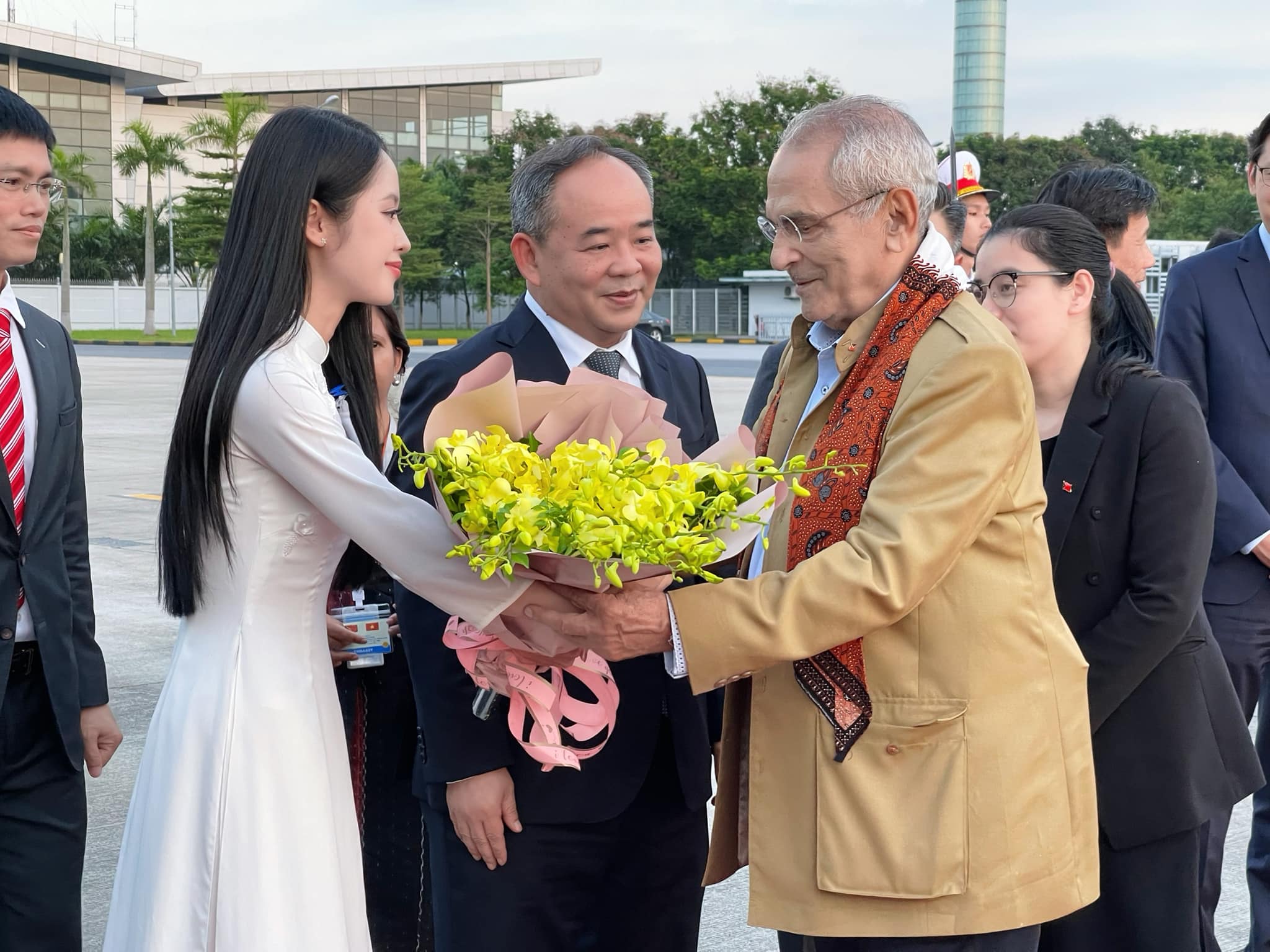 Chân dung nữ sinh Nguyễn Chi Phương phát biểu tại Lễ kỷ niệm 70 năm Ngày Giải phóng Thủ đô - Ảnh 3.