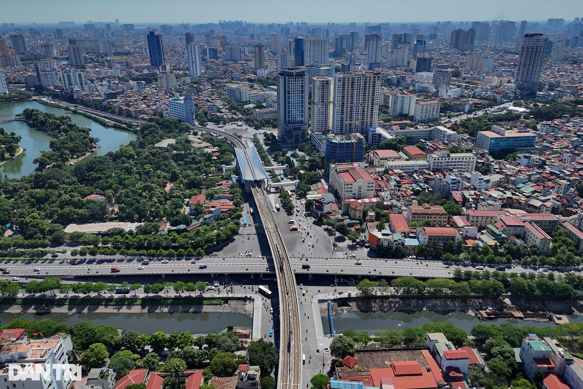 Ký ức hào hùng: 5 cửa ô của Hà Nội đón chào đoàn quân chiến thắng 70 năm trước - Ảnh 3.