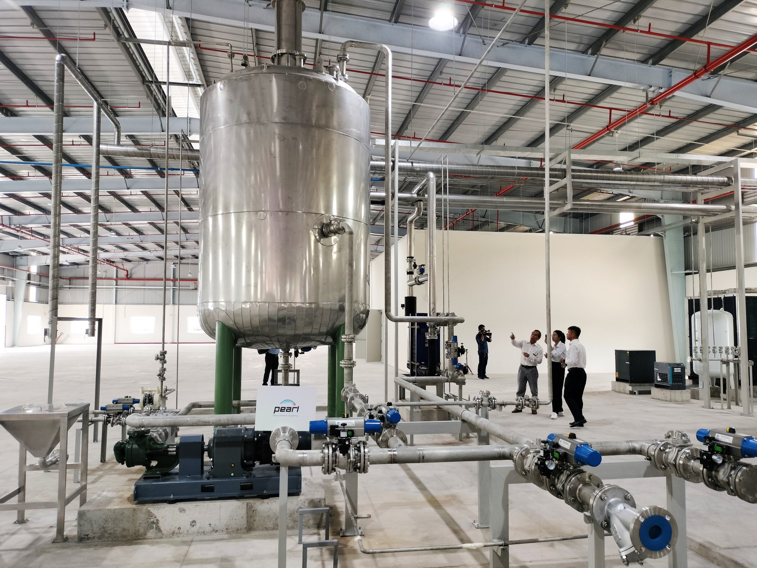 Bước đi mới trong chiến lược đa dạng hóa chuỗi cung ứng của tập đoàn từ UAE       - Ảnh 1.