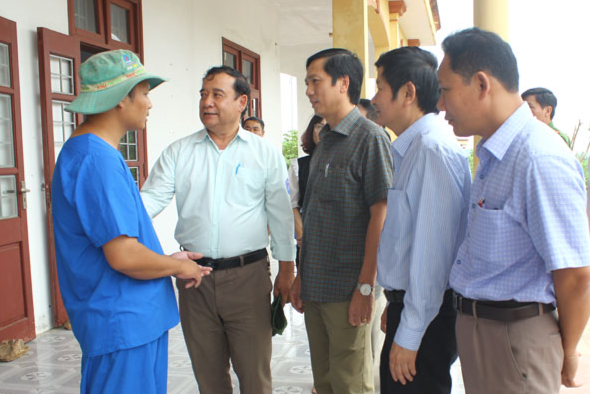 Phòng Chủ tịch HĐND xã ở Quảng Trị bị ném đá- Ảnh 2.