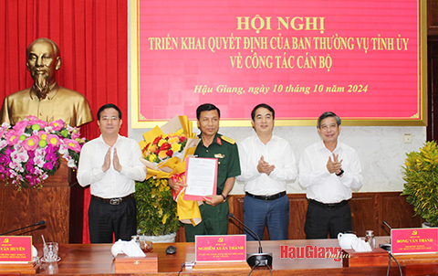 Đại tá quân đội được tiếp nhận, bổ nhiệm giữ chức Trưởng Ban Nội chính Tỉnh ủy - Ảnh 1.