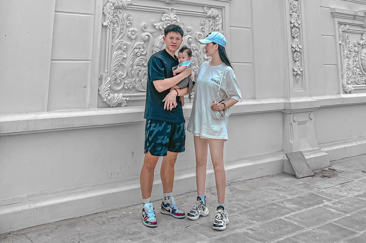 Vẻ gợi cảm khó cưỡng của hot girl 2K "ăn cơm trước kẻng" với hậu vệ Hà Nội FC - Ảnh 2.