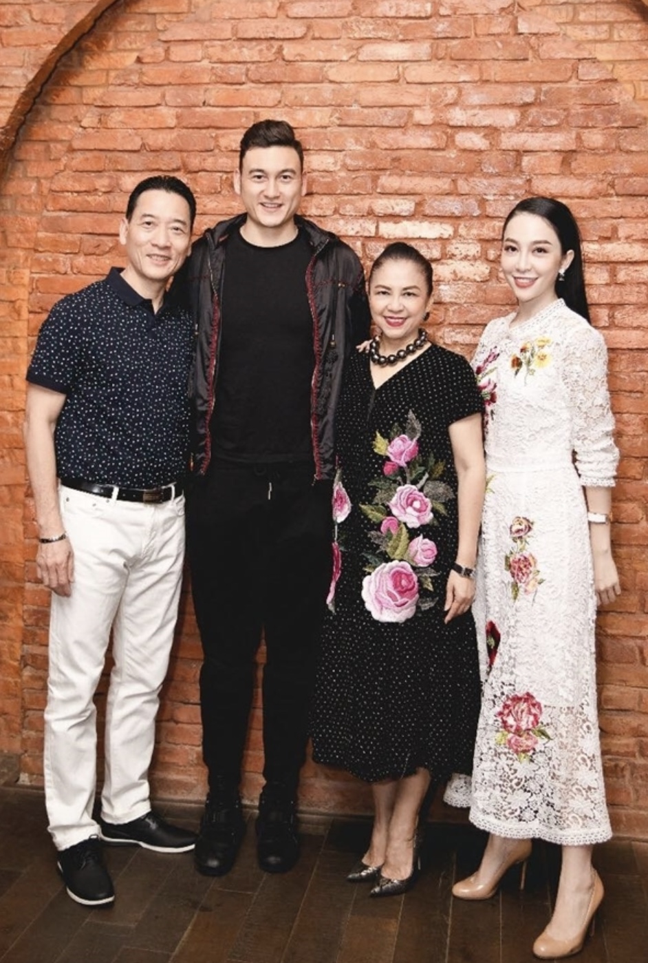 Chuyện tình của hai Nghệ sĩ Nhân dân: Người từng là Giám đốc Nhà hát, người được gọi là mỹ nhân làng múa - Ảnh 2.
