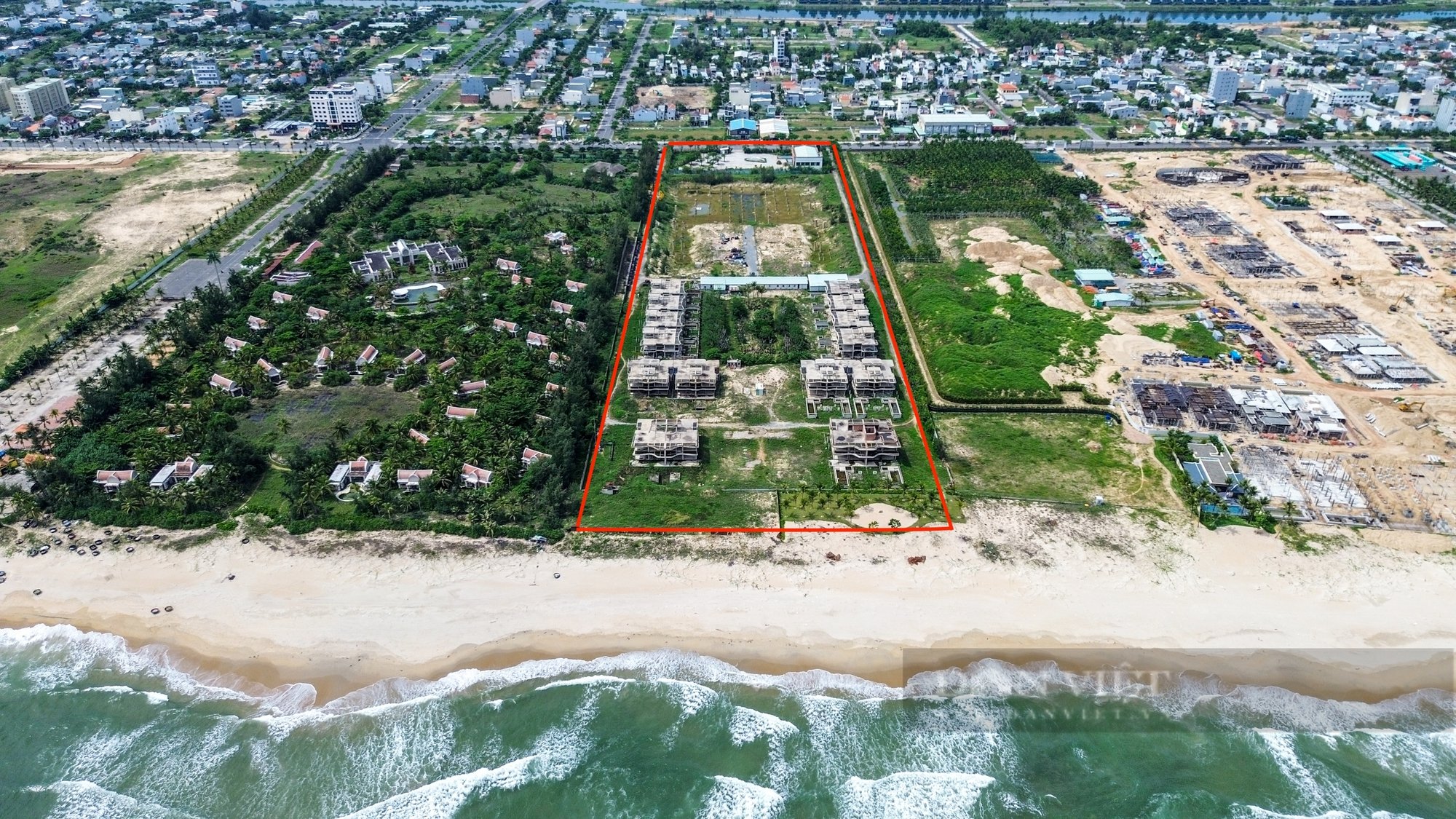 75.000 m2 "đất vàng" ven biển của dự án Aria Đà Nẵng Hotel & Resort bỏ hoang- Ảnh 1.