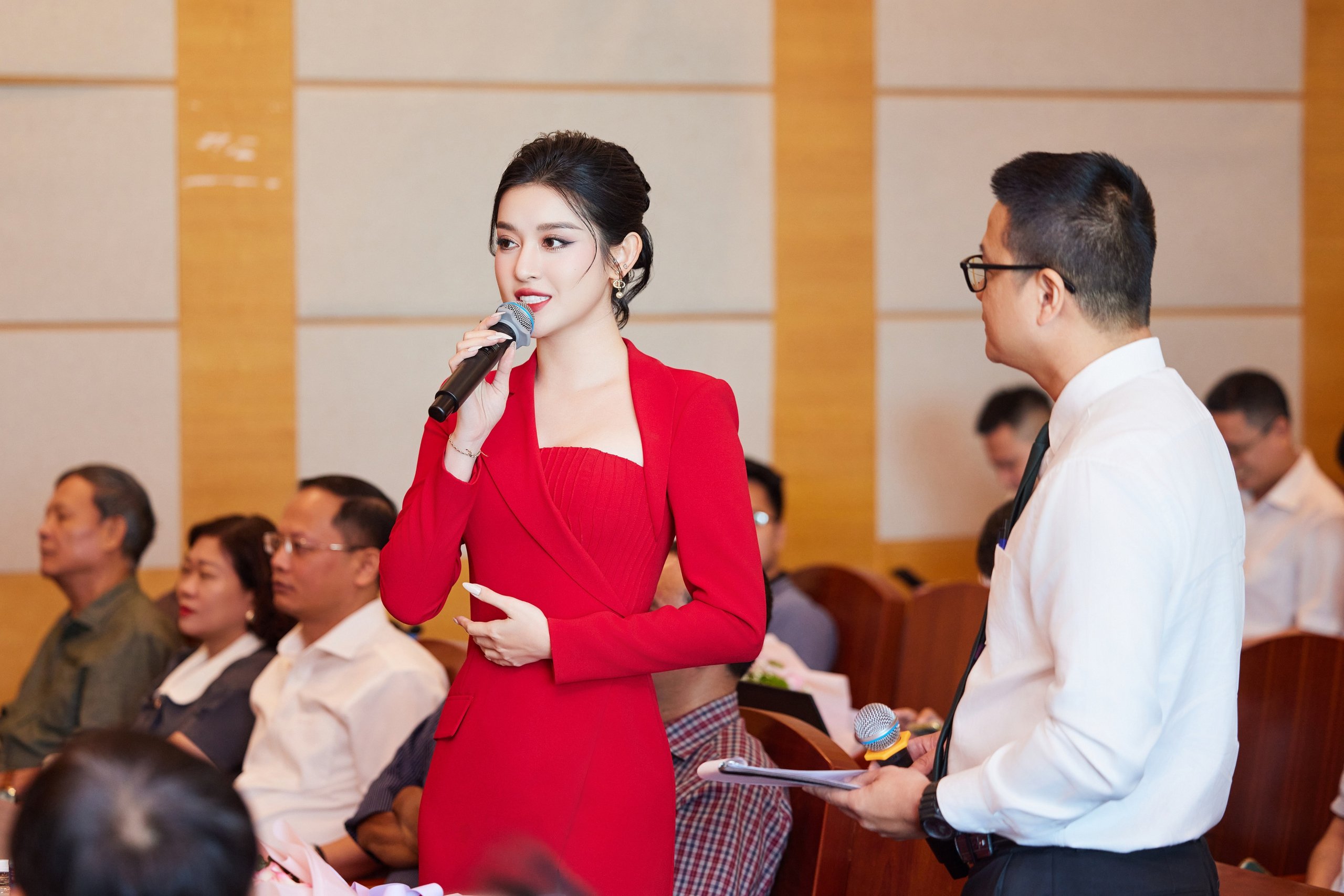 Hành trình cảm xúc tại Lễ trao giải Cuộc thi viết Ký ức Hà Nội- Ảnh 3.