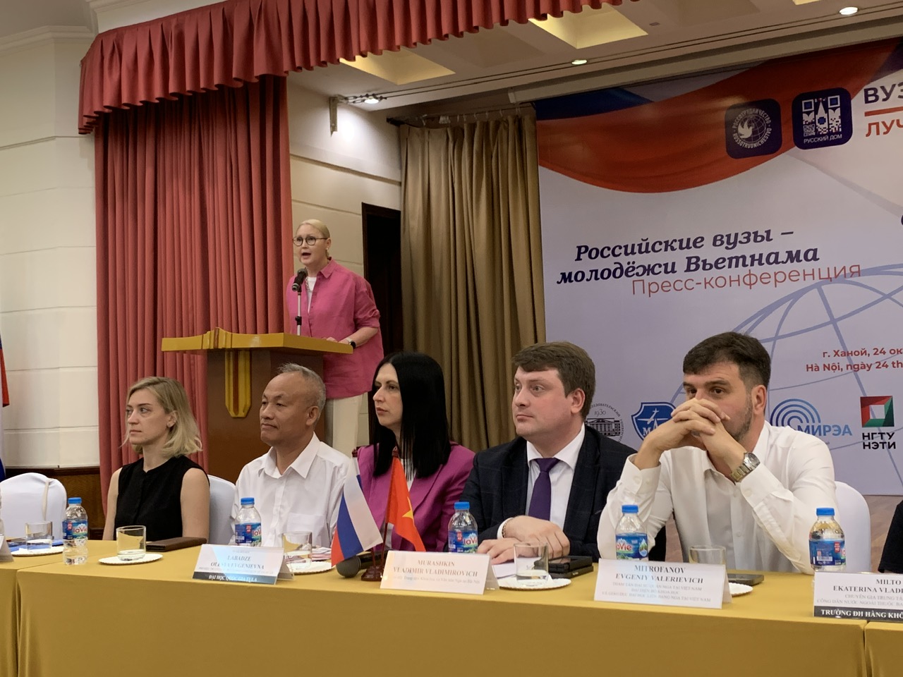 Các trường đại học Nga thăm và làm việc tại Việt Nam - Ảnh 1.