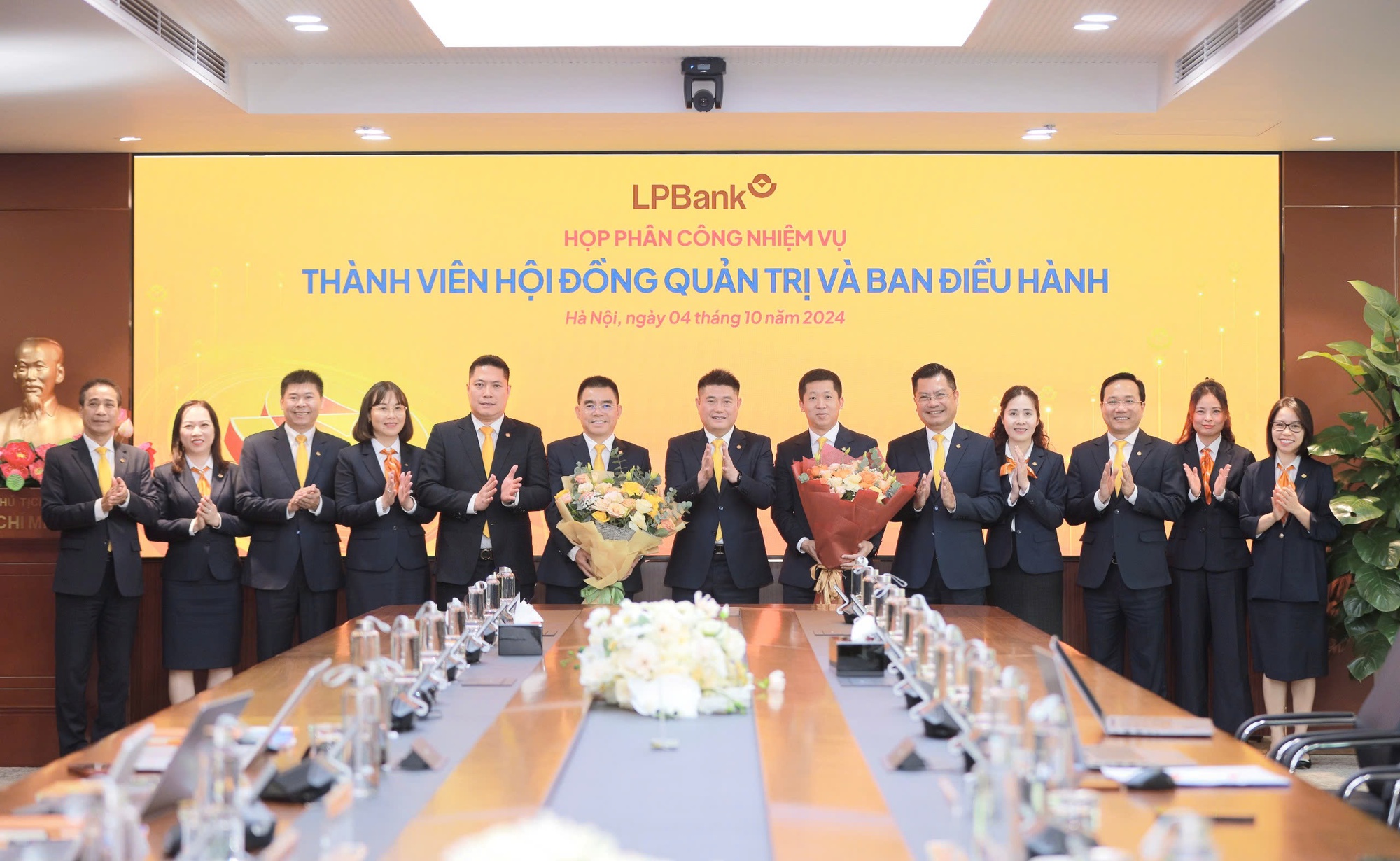 HĐQT LPBank họp phân công nhiệm vụ cho các thành viên HĐQT và Ban điều hành- Ảnh 3.