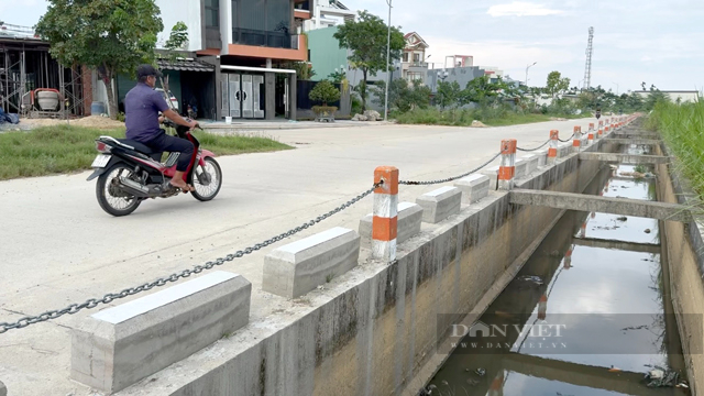 Quảng Ngãi đầu tư xây khối bê tông hình chữ nhật sát hành lang bảo vệ kênh N6 để làm gì?- Ảnh 1.