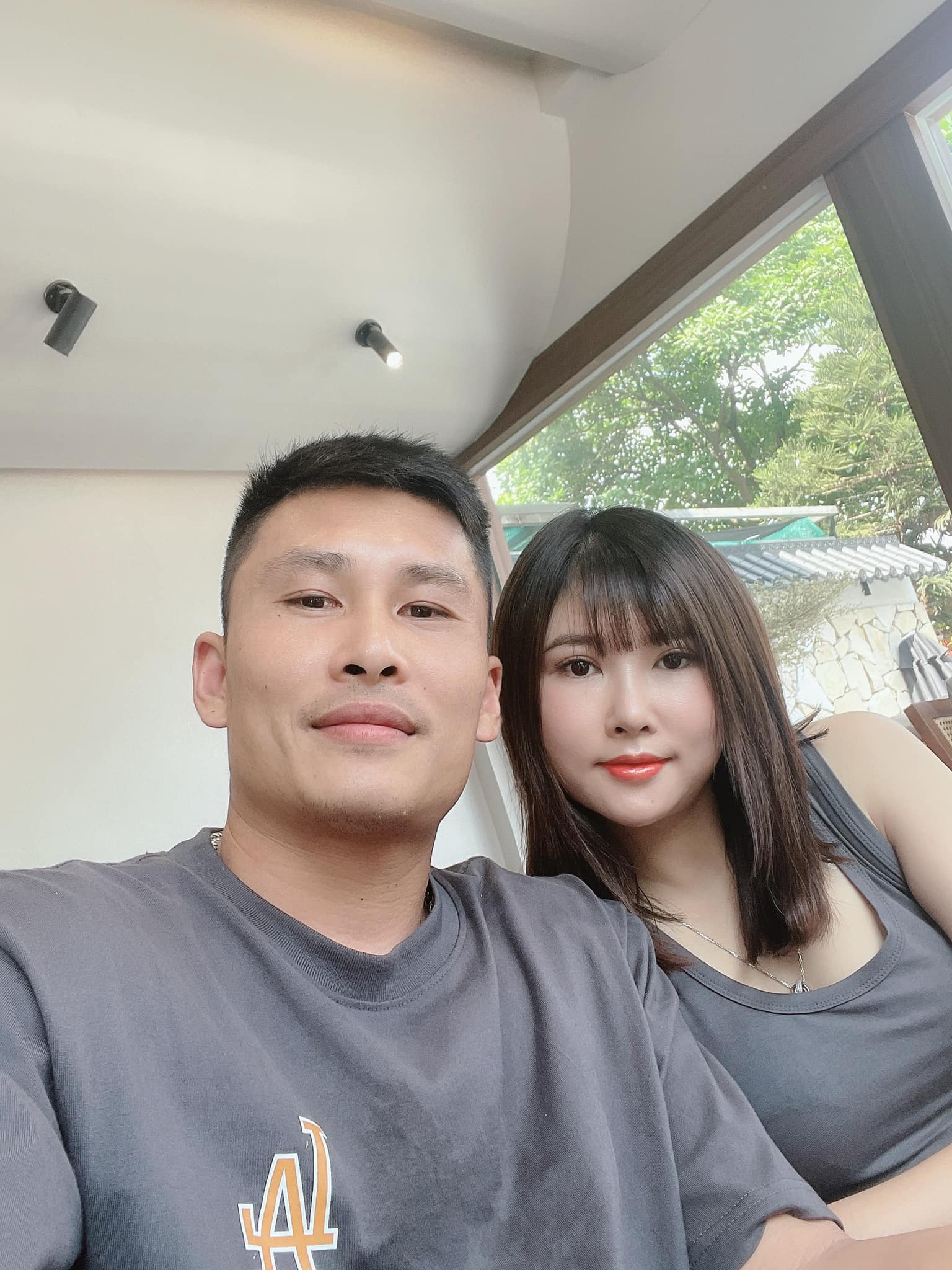 Bà xã Huỳnh Tuấn Linh: Vừa tài kinh doanh, vừa giỏi nội trợ - Ảnh 1.