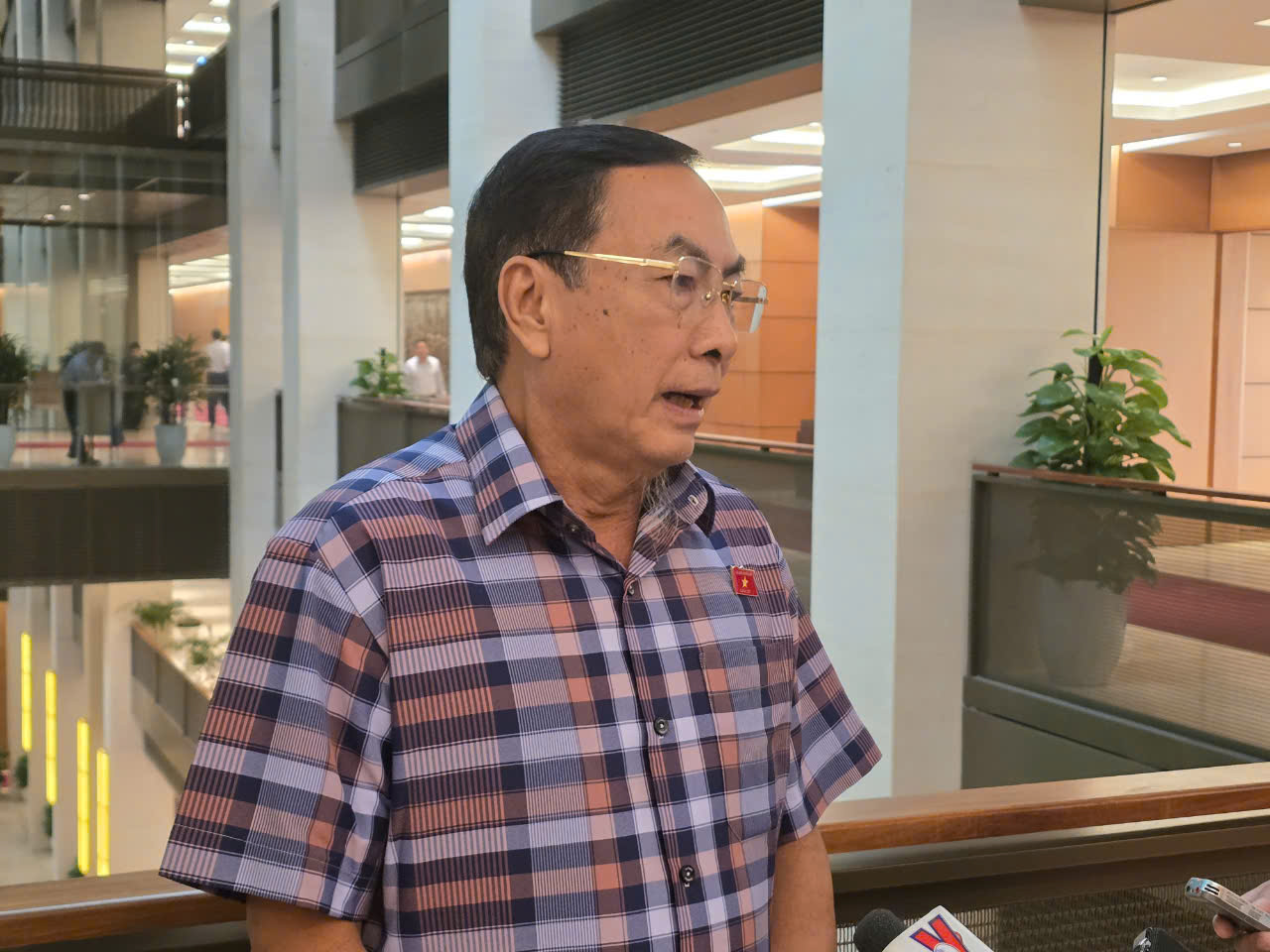 Ngân hàng bán vàng SJC: “Kìm cương” thành công cơn tăng giá nhưng chưa hiệu quả lâu dài - Ảnh 2.