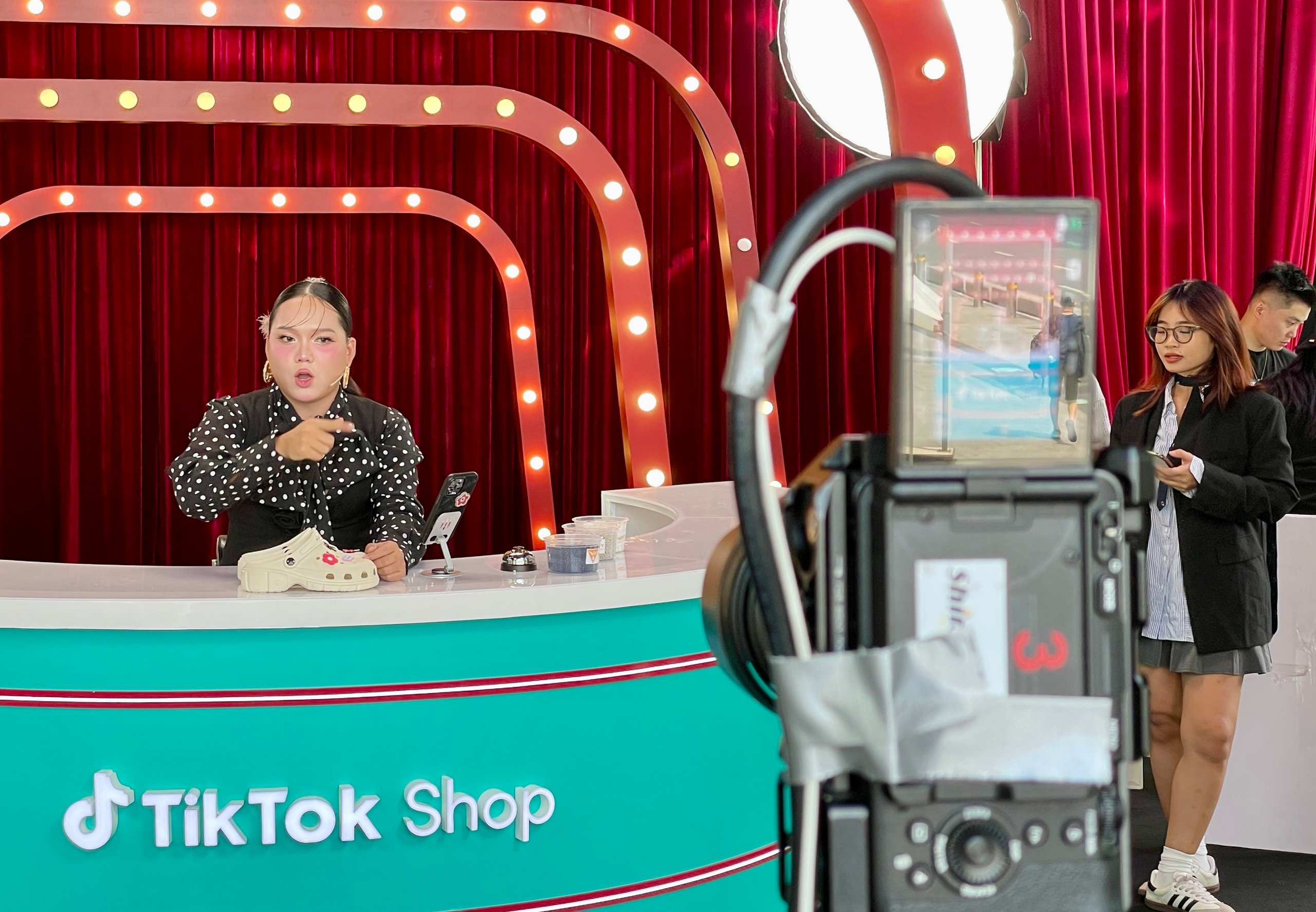 Livestream bán hàng 11/11, bán ra gần 200.000 đơn - Ảnh 2.
