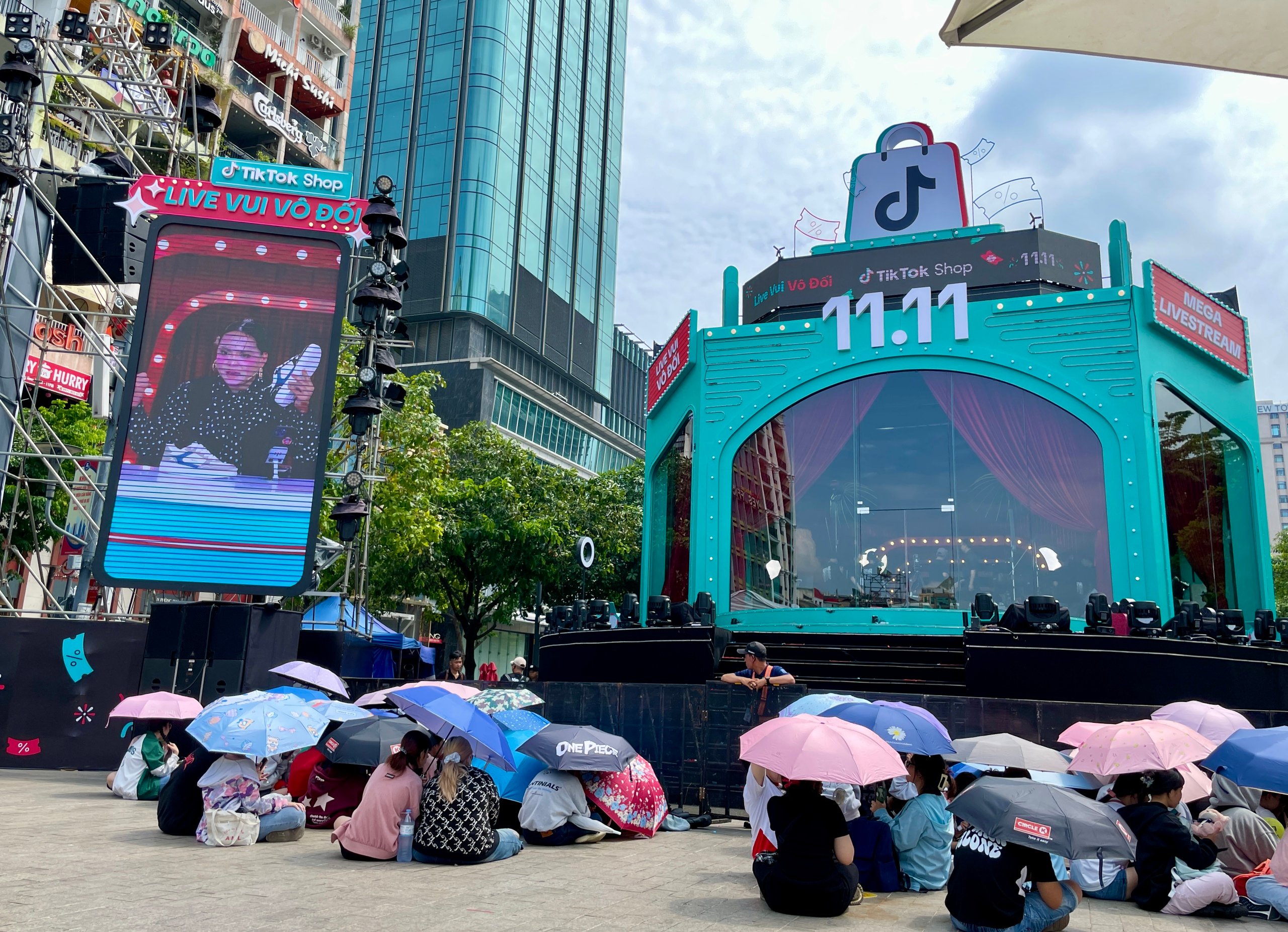Livestream bán hàng 11/11, bán ra gần 200.000 đơn - Ảnh 1.
